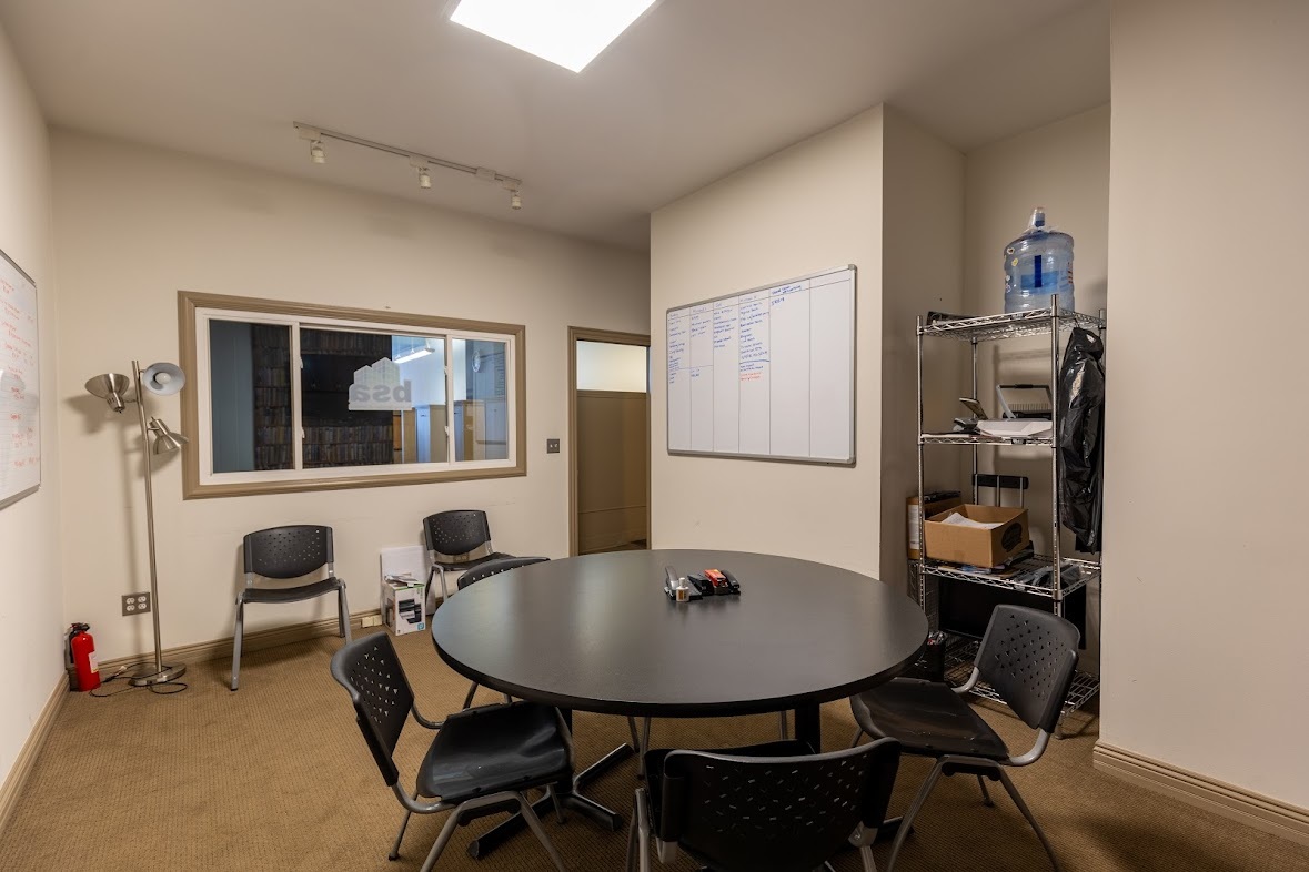 827 N Milwaukee Avenue, Chicago, IL 60642