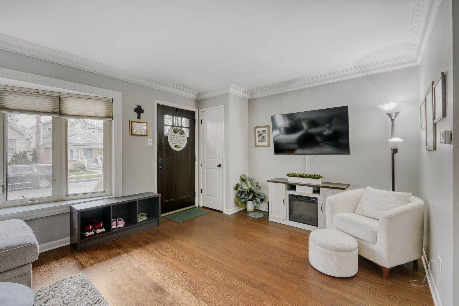 11214 S Sawyer Avenue, Chicago, IL 60655