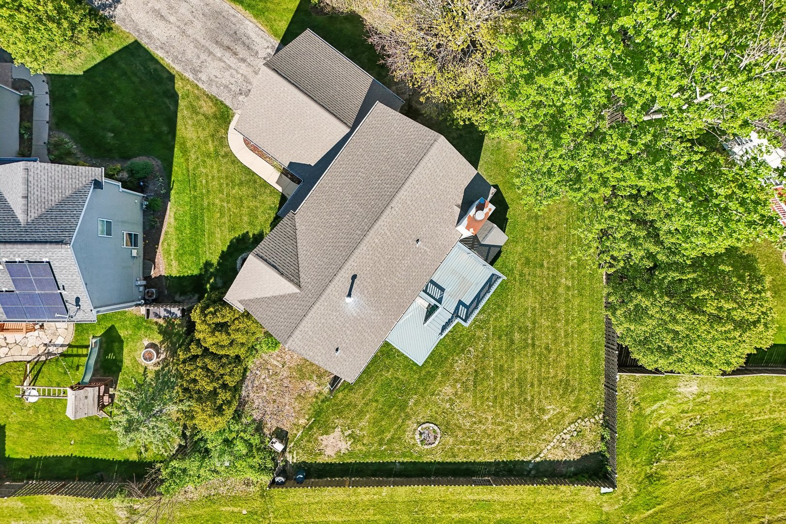254 W Holly Court, Round Lake, IL 60073