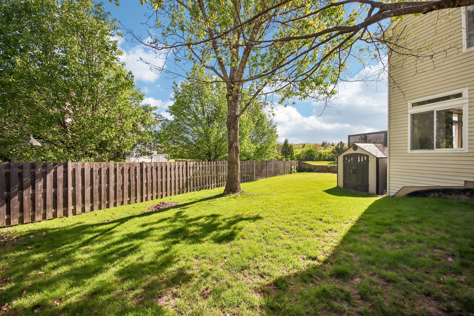 254 W Holly Court, Round Lake, IL 60073