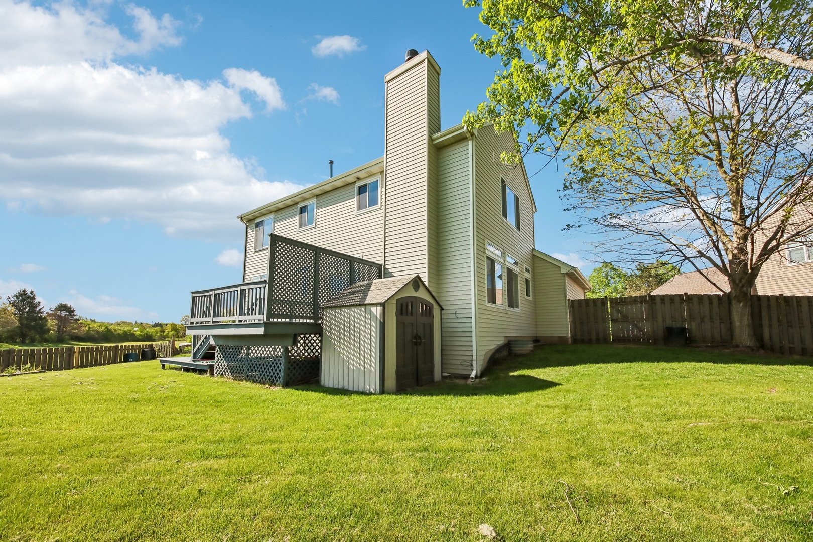 254 W Holly Court, Round Lake, IL 60073