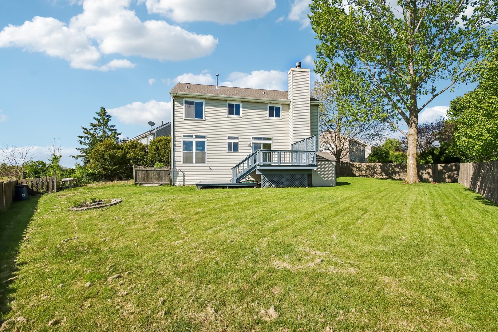 254 W Holly Court, Round Lake, IL 60073