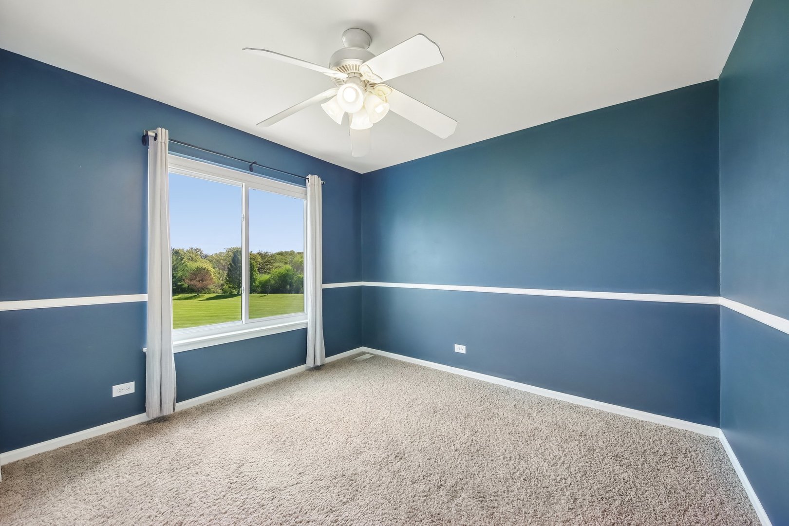 254 W Holly Court, Round Lake, IL 60073