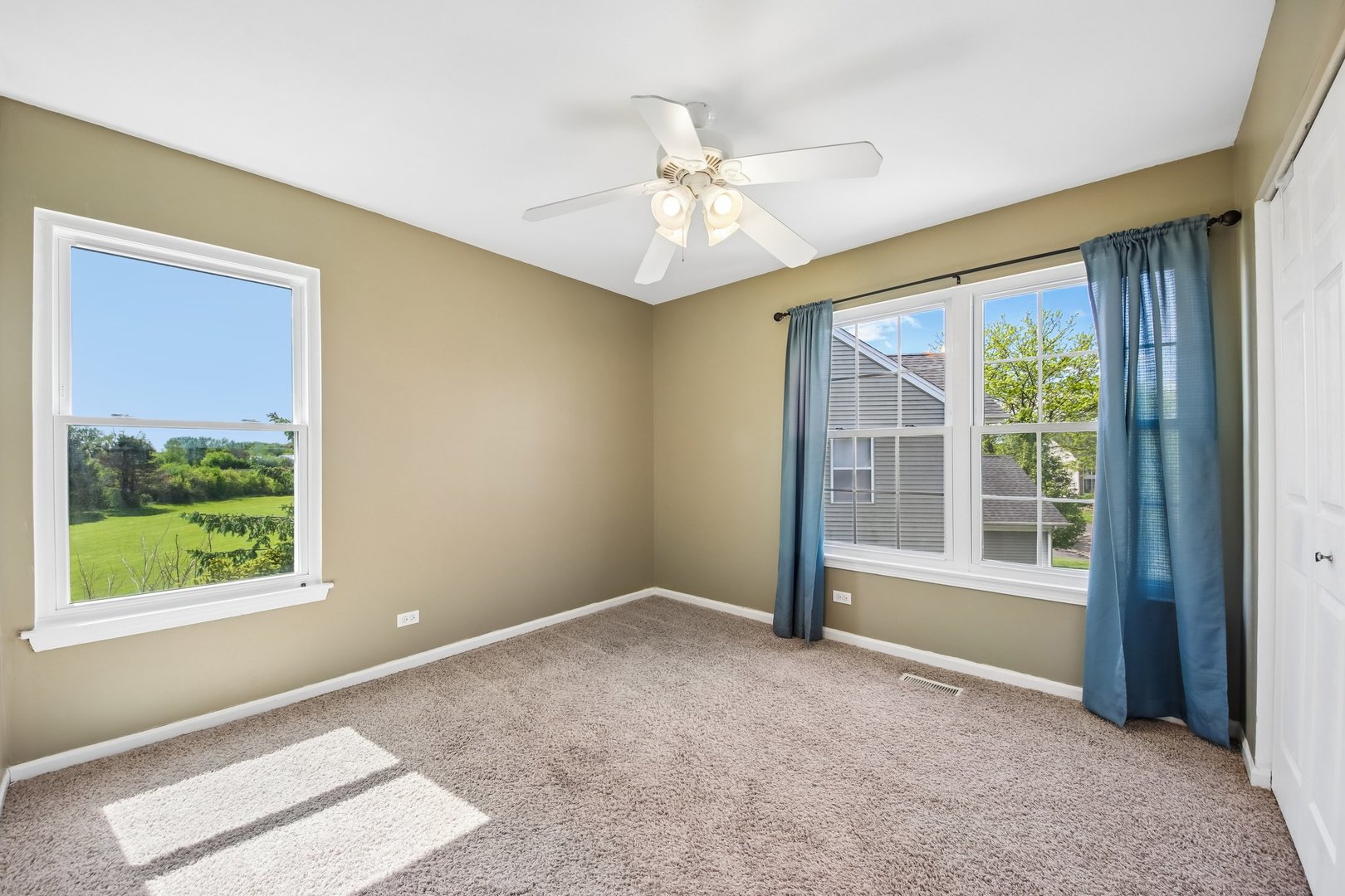 254 W Holly Court, Round Lake, IL 60073