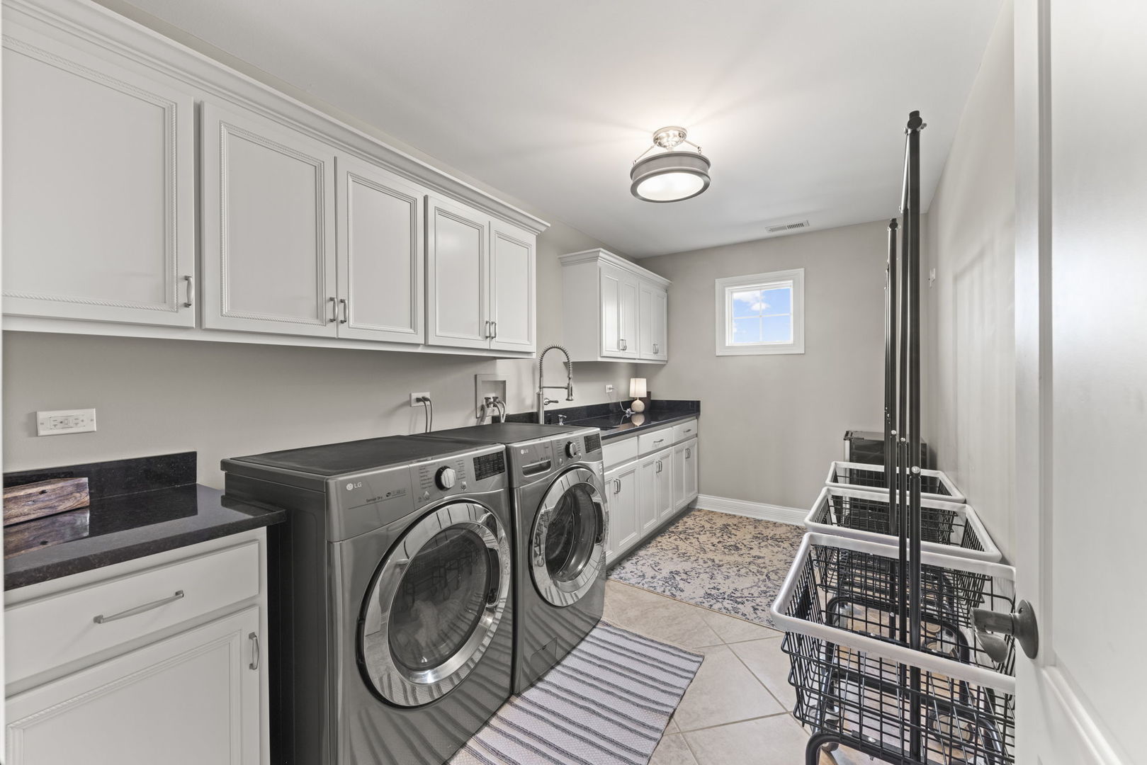 671 SHEFFIELD Circle, Sugar Grove, IL 60554