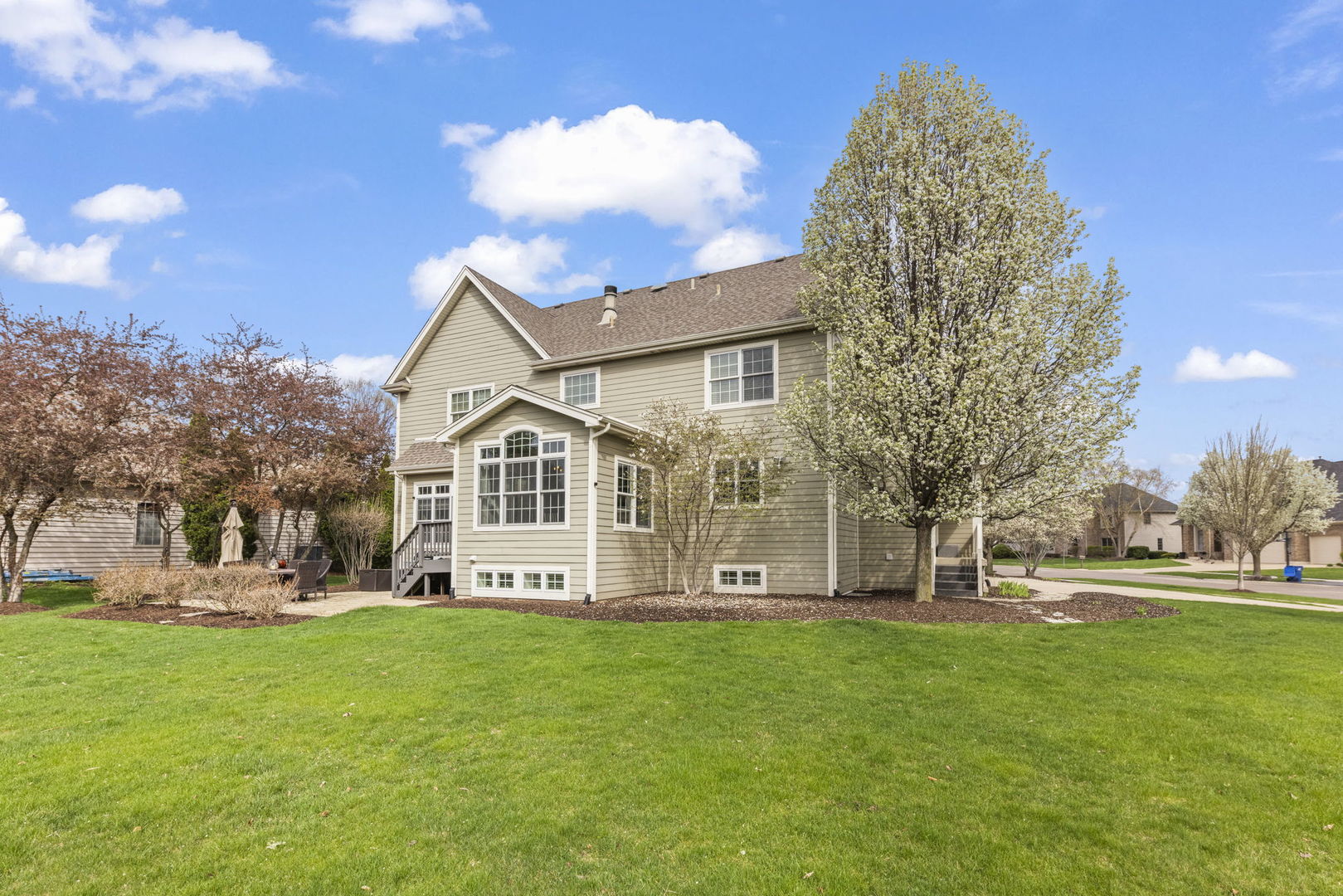 671 SHEFFIELD Circle, Sugar Grove, IL 60554