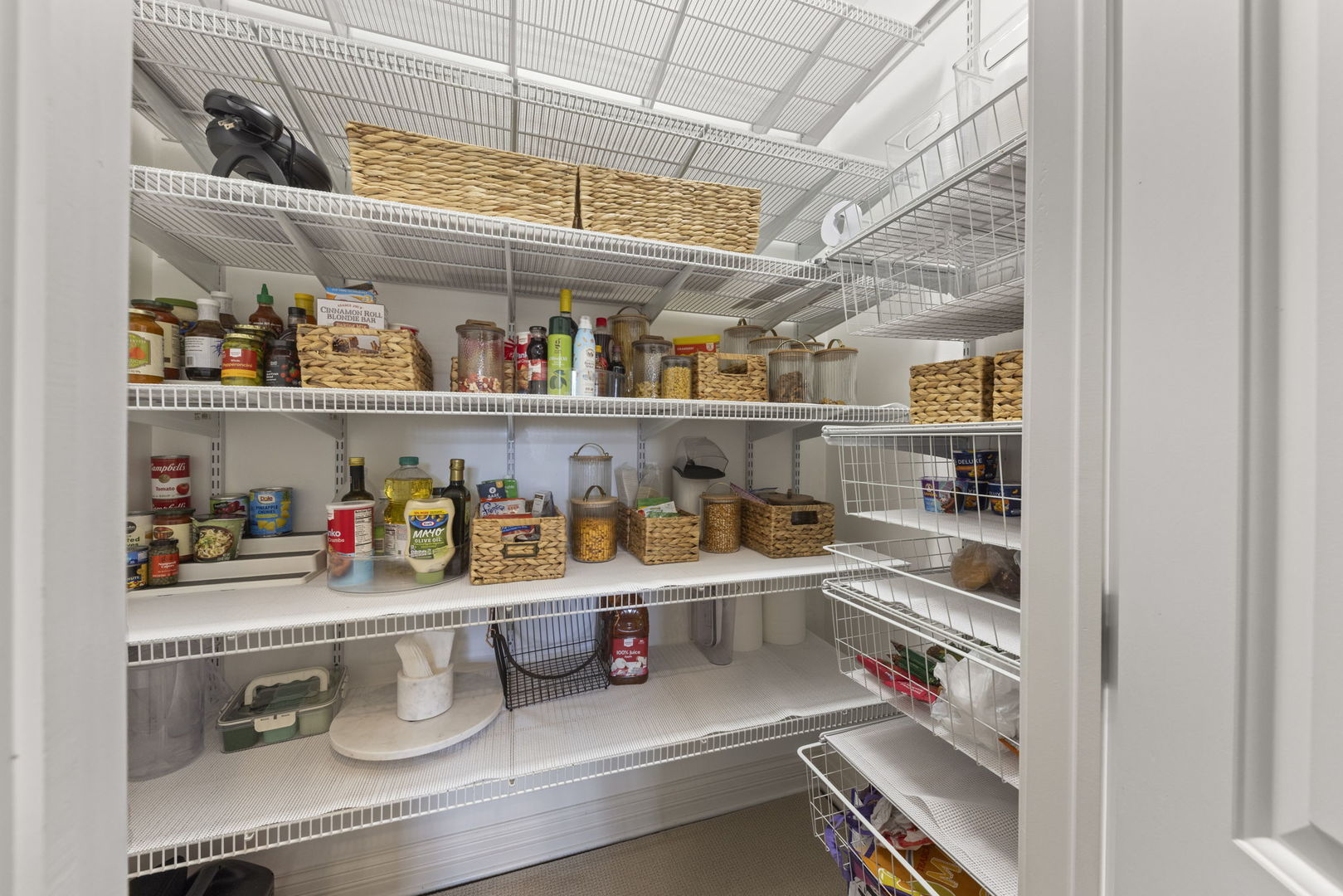 671 SHEFFIELD Circle, Sugar Grove, IL 60554