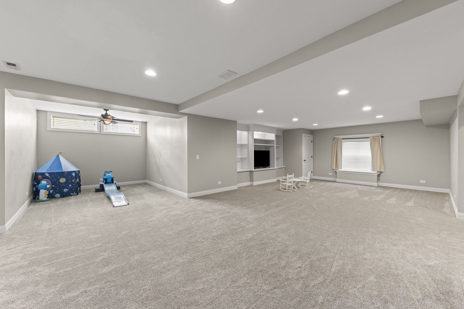 671 SHEFFIELD Circle, Sugar Grove, IL 60554