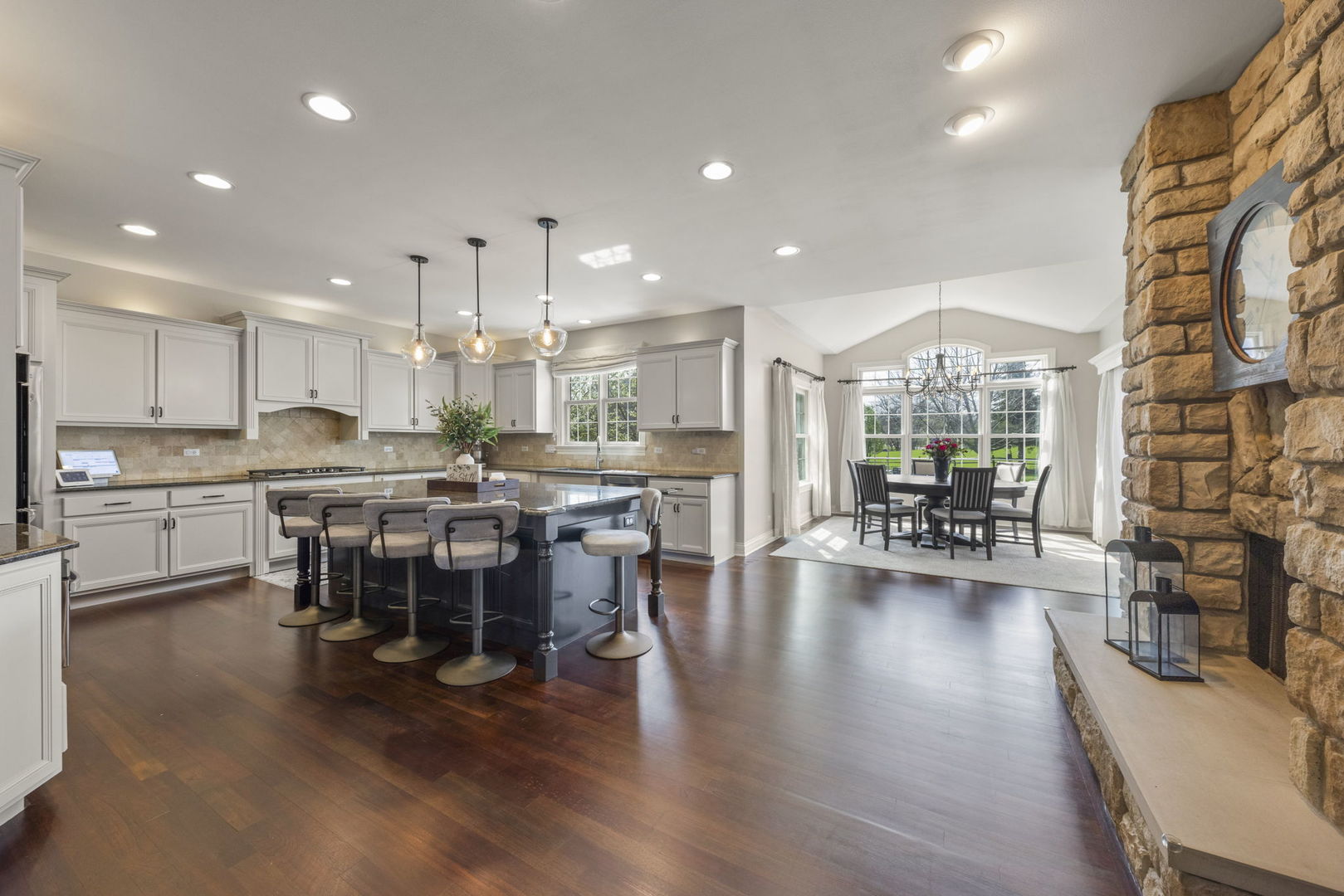 671 SHEFFIELD Circle, Sugar Grove, IL 60554