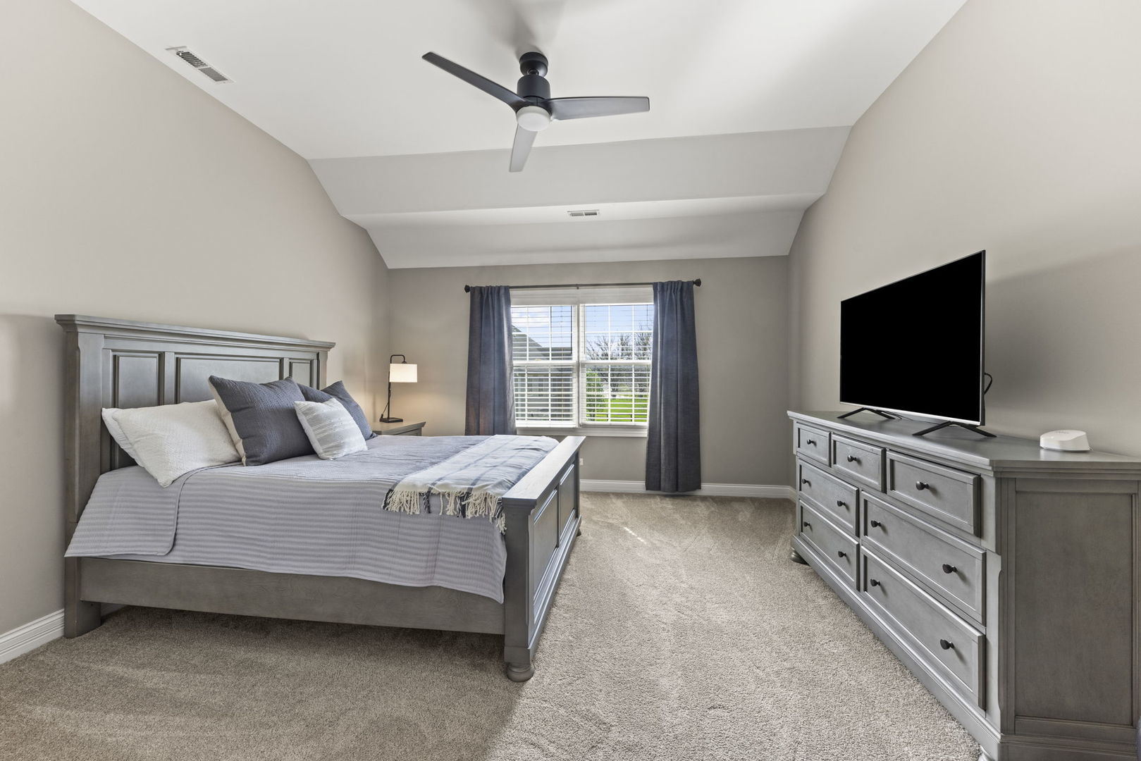 671 SHEFFIELD Circle, Sugar Grove, IL 60554