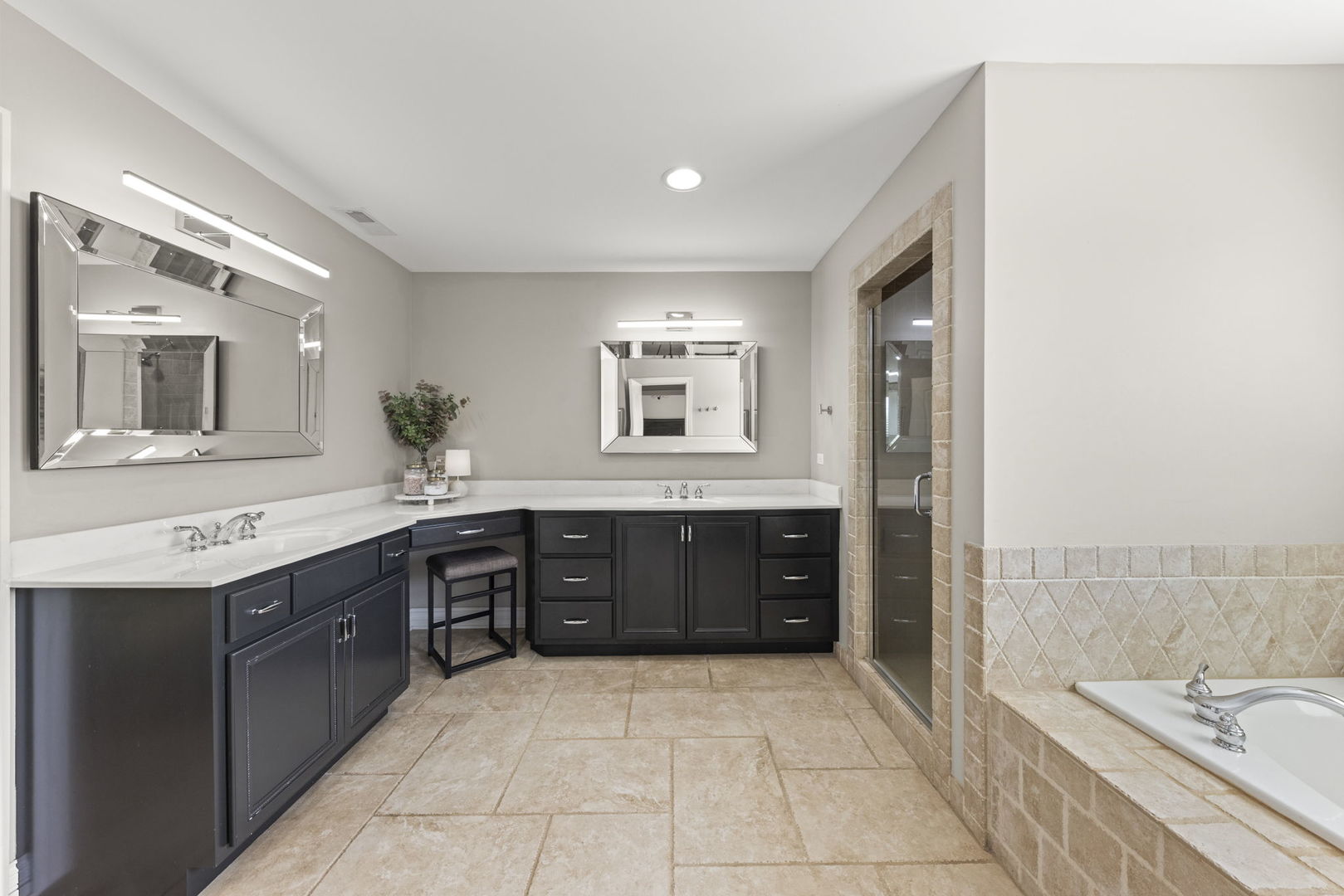 671 SHEFFIELD Circle, Sugar Grove, IL 60554