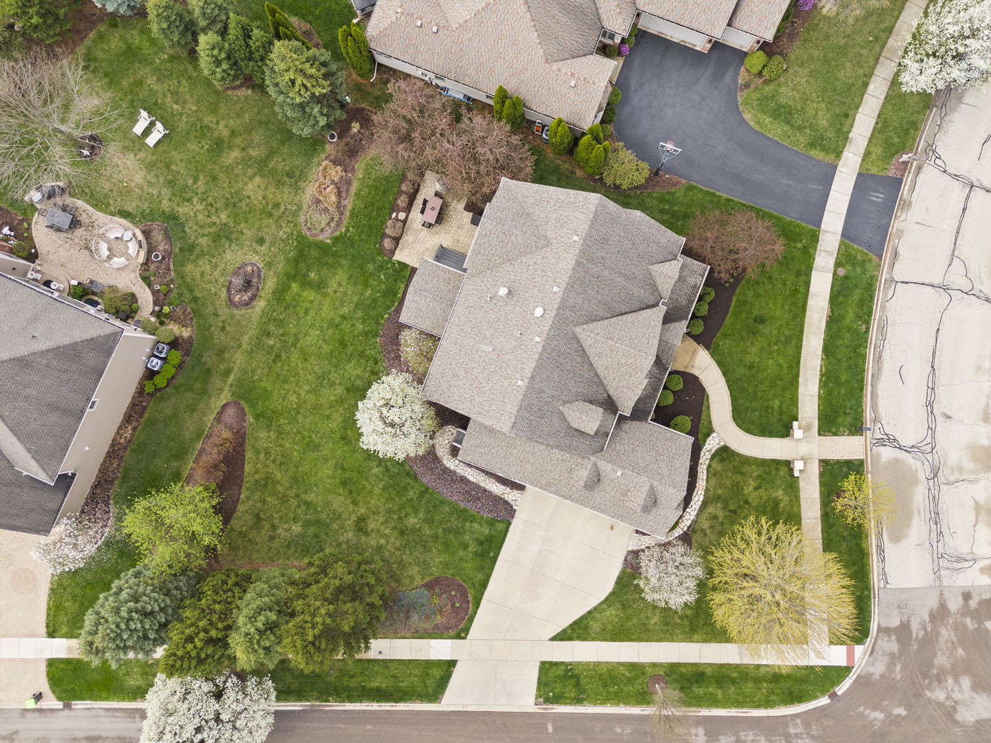 671 SHEFFIELD Circle, Sugar Grove, IL 60554