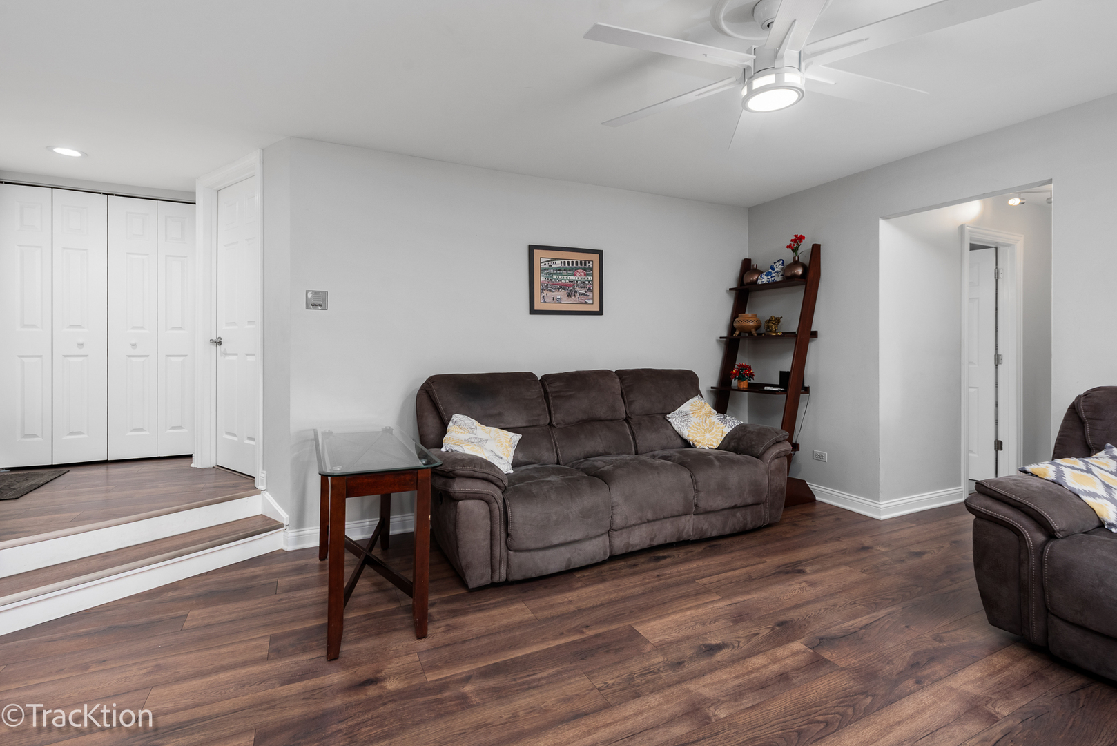 717 Maplewood Court #B, Willowbrook, IL 60527