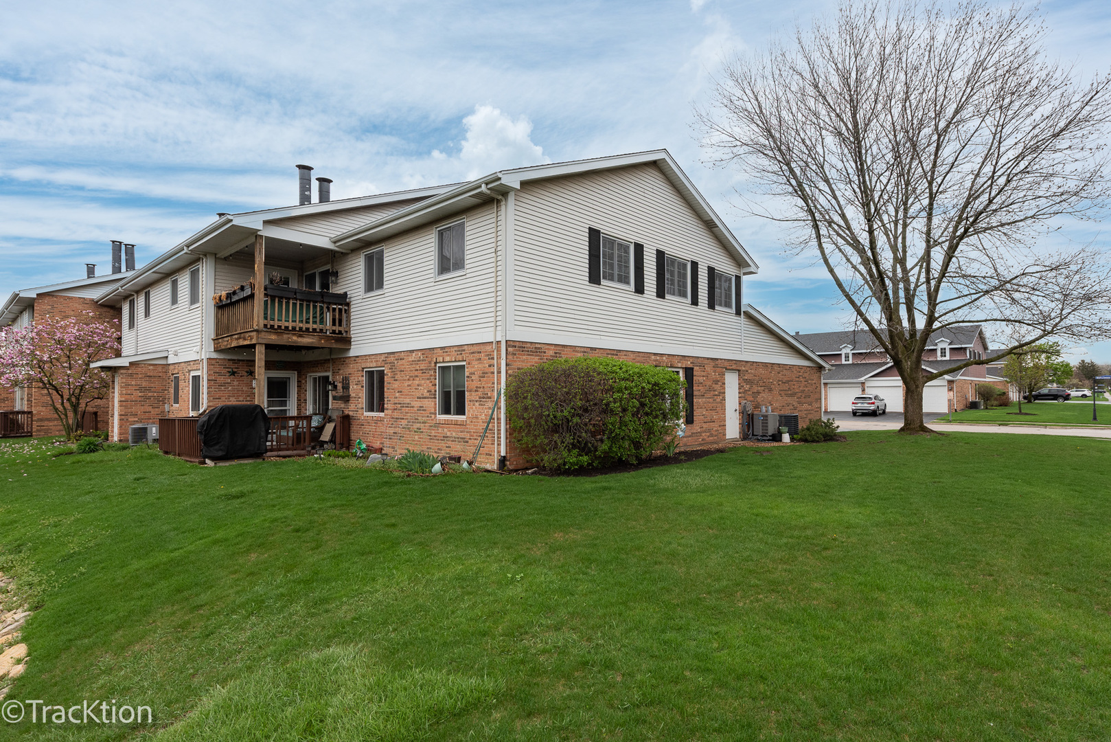 717 Maplewood Court #B, Willowbrook, IL 60527