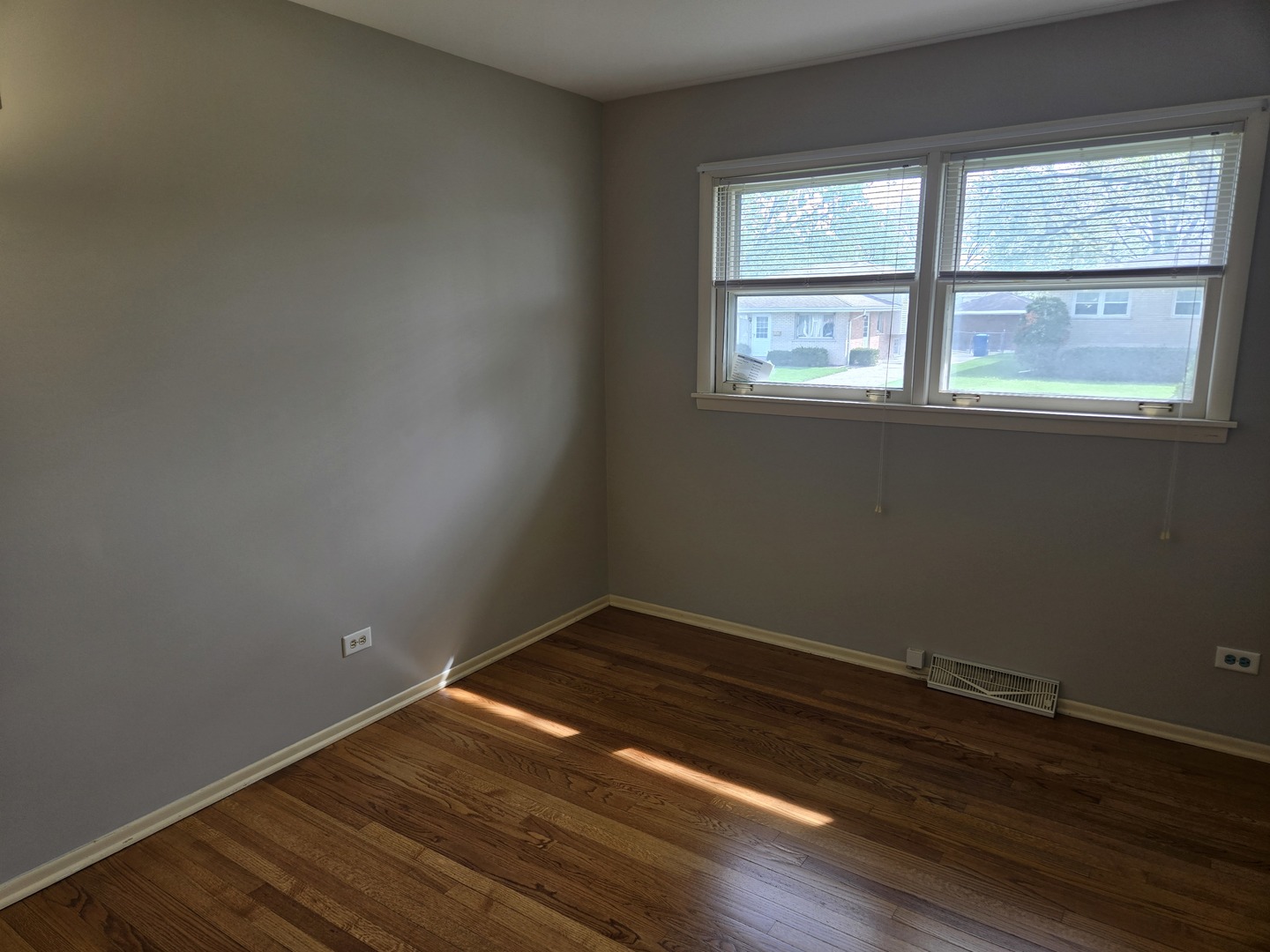 15222 Lawndale Avenue, Midlothian, IL 60445