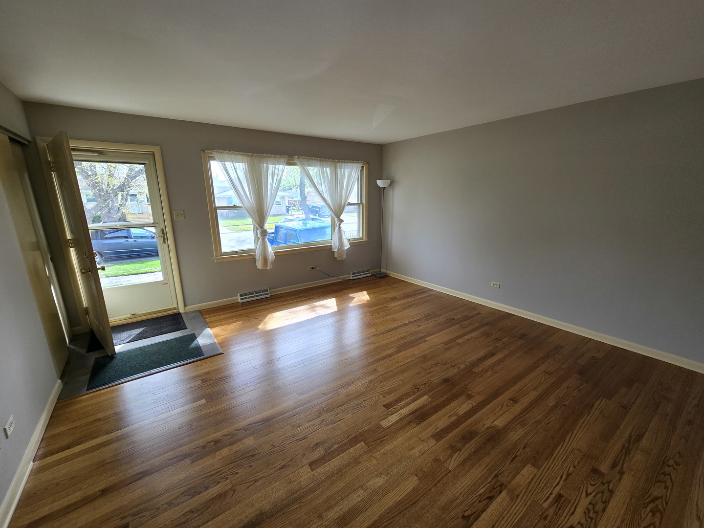 15222 Lawndale Avenue, Midlothian, IL 60445