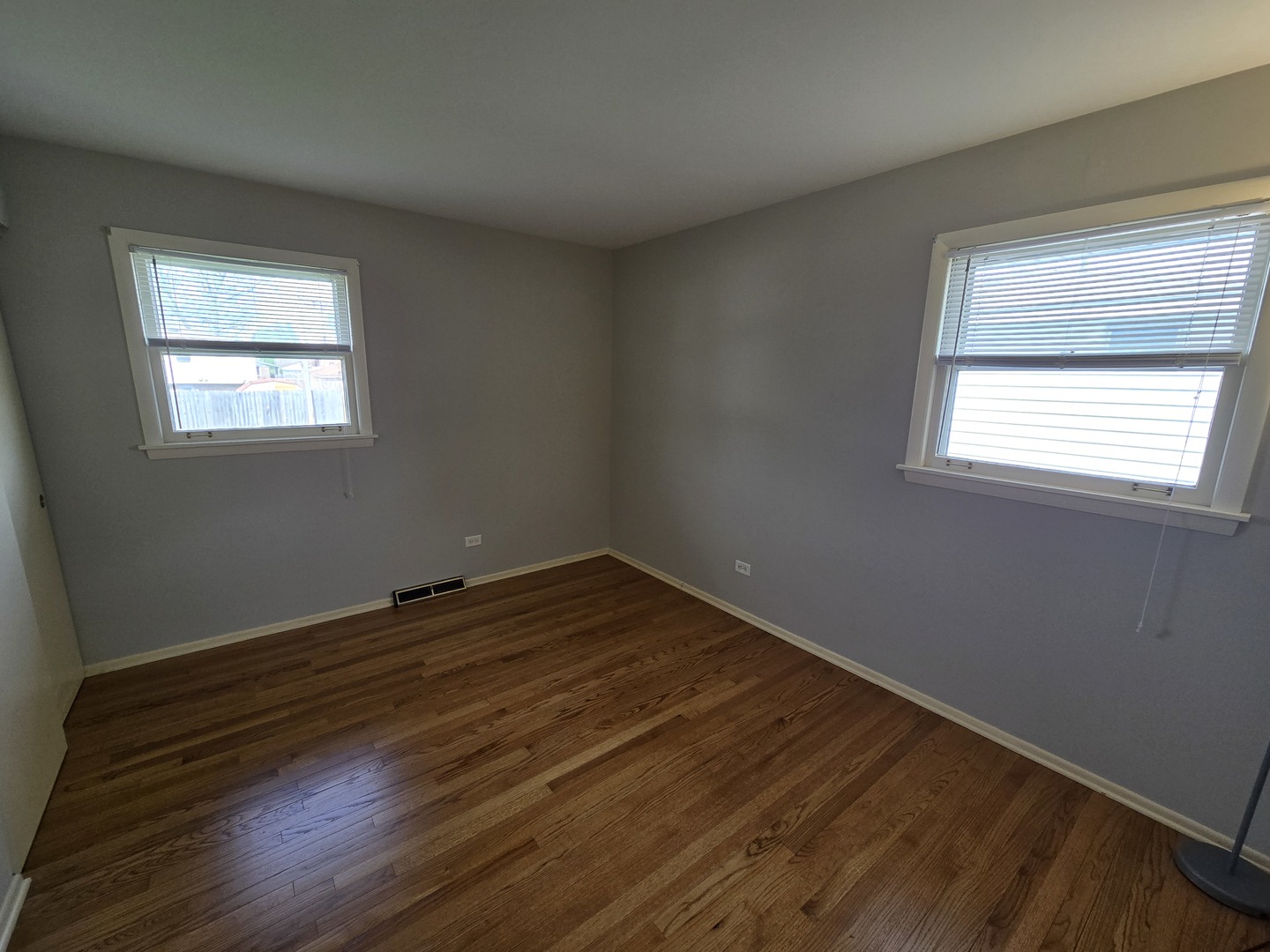 15222 Lawndale Avenue, Midlothian, IL 60445