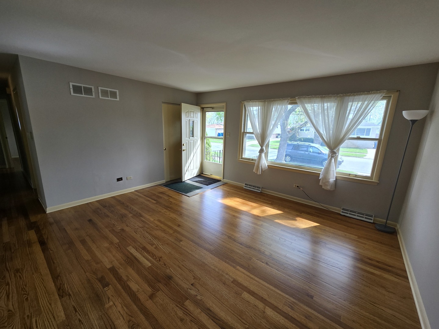 15222 Lawndale Avenue, Midlothian, IL 60445