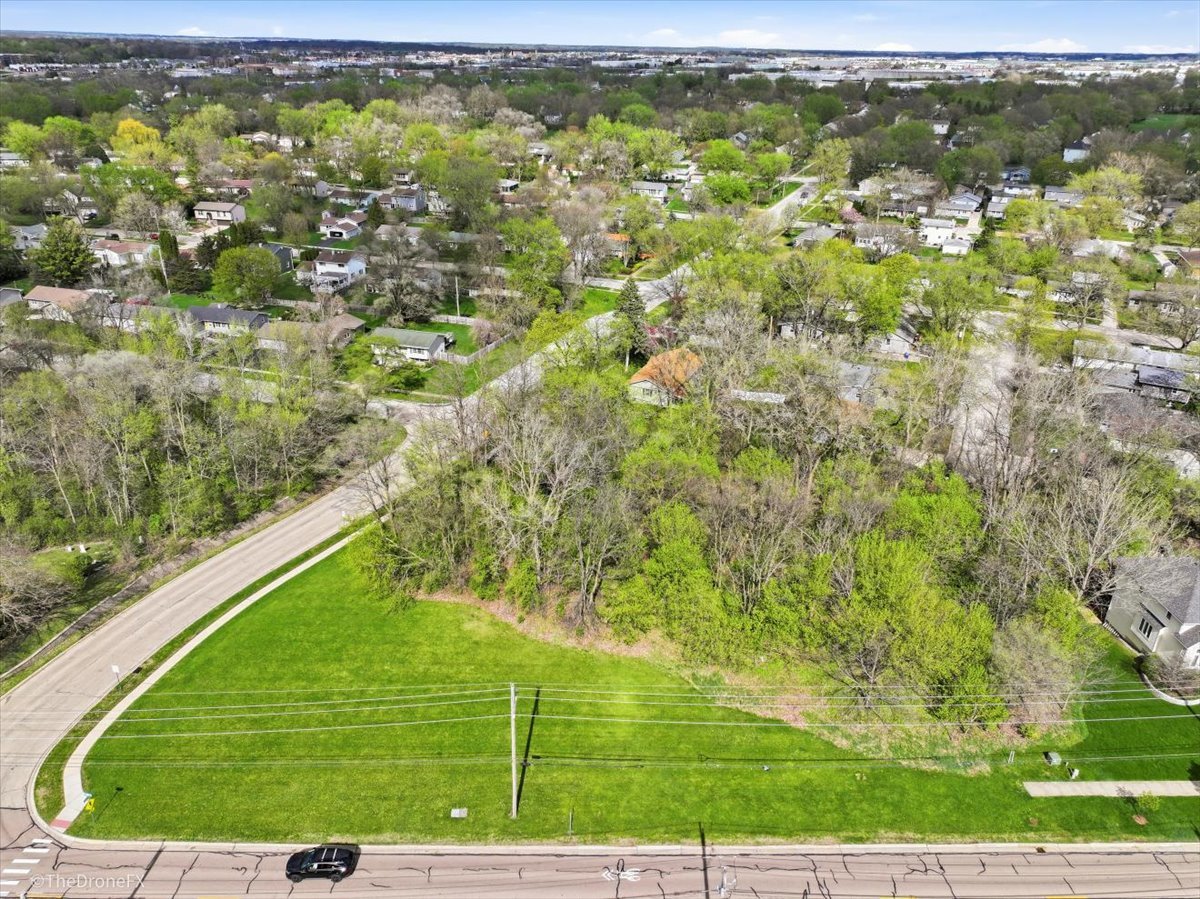 1009 S 9th Avenue, St. Charles, IL 60174