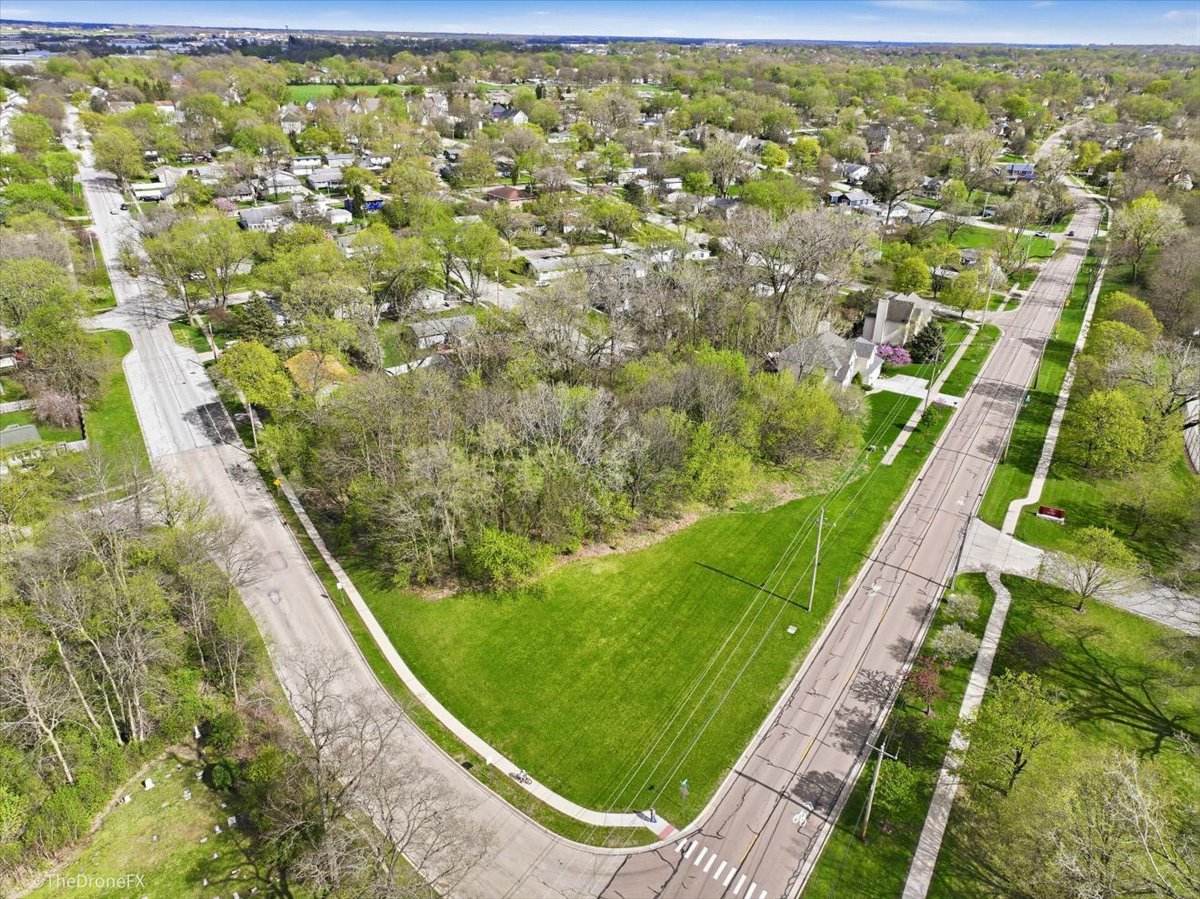 1009 S 9th Avenue, St. Charles, IL 60174