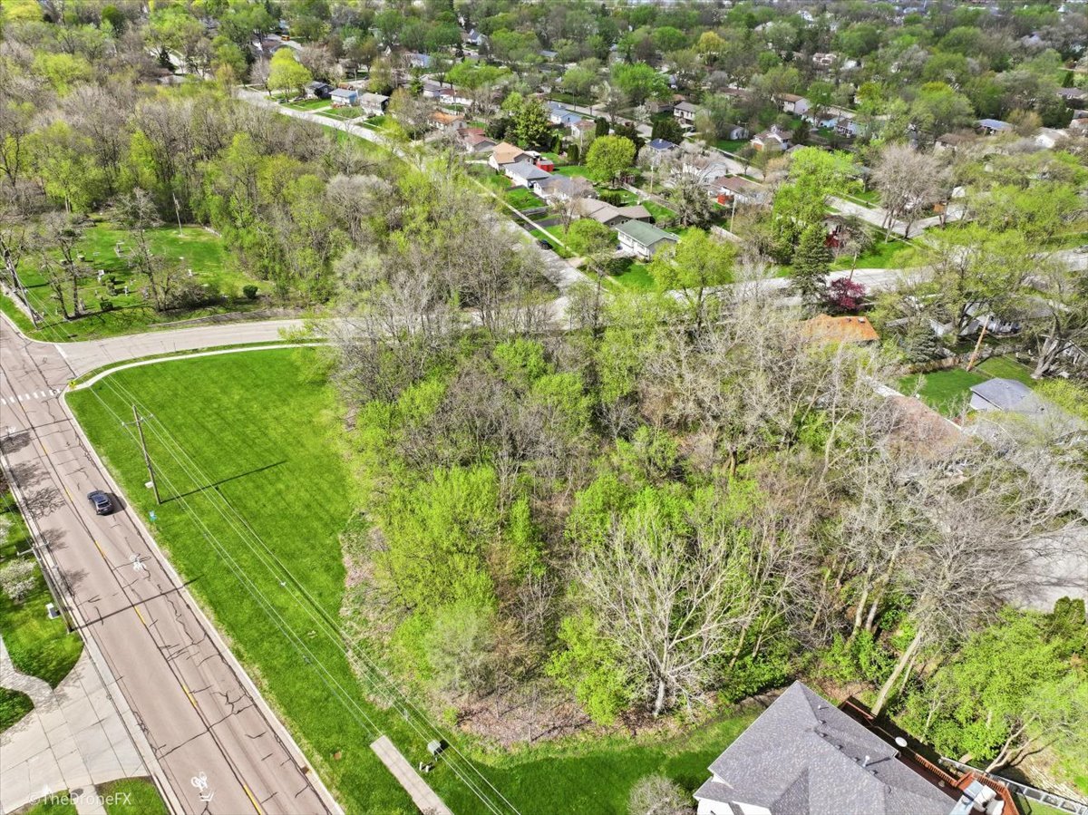 1009 S 9th Avenue, St. Charles, IL 60174