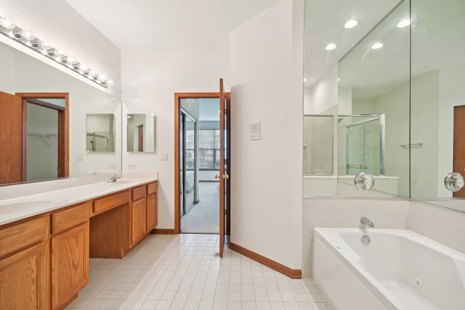 917 Havenshire Road, Naperville, IL 60565