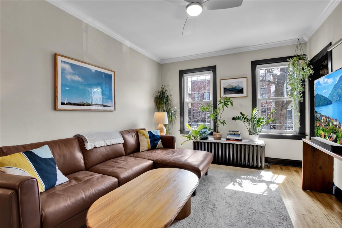 2030 W Shakespeare Avenue, Chicago, IL 60647