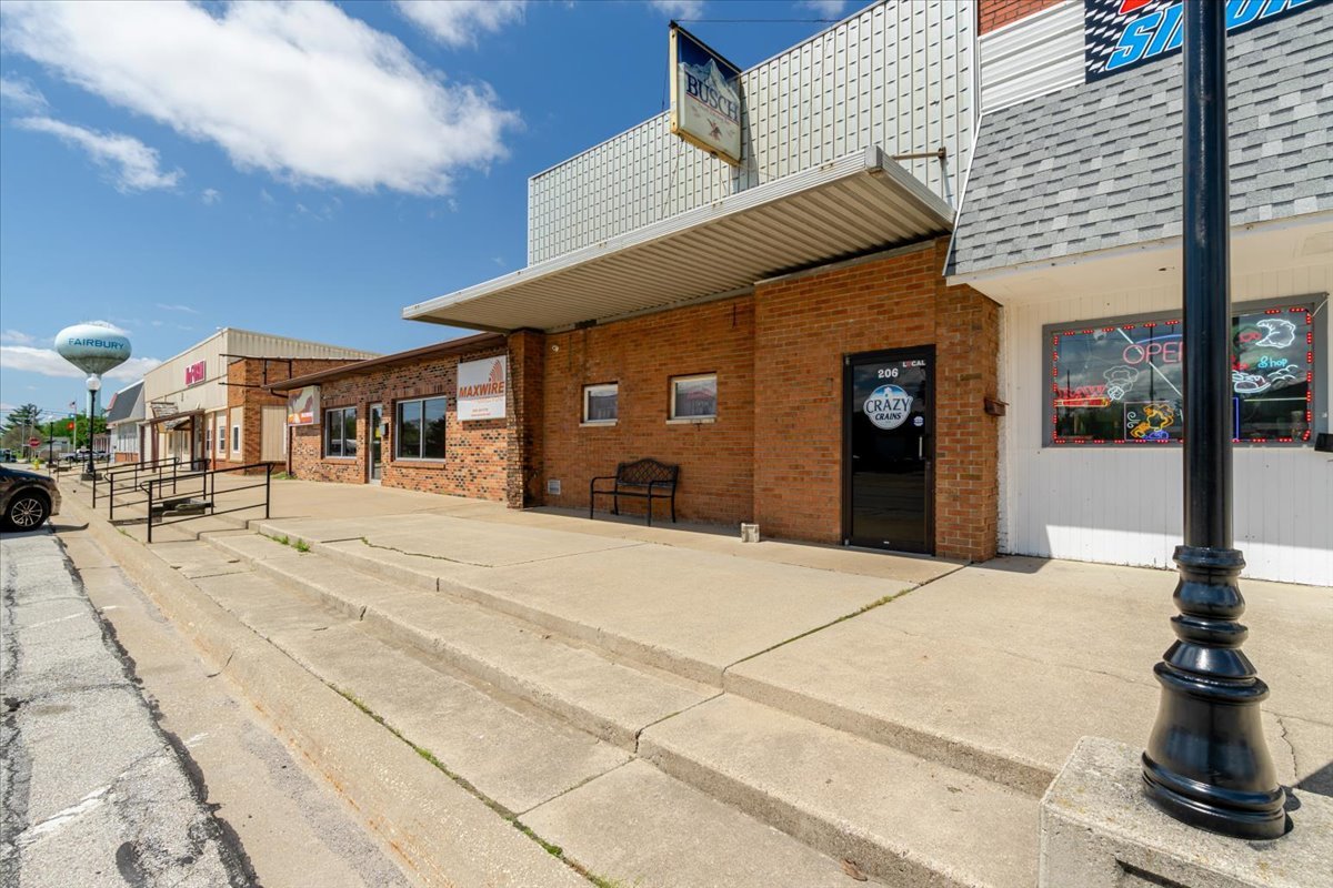 206 W Locust Street, Fairbury, IL 61739