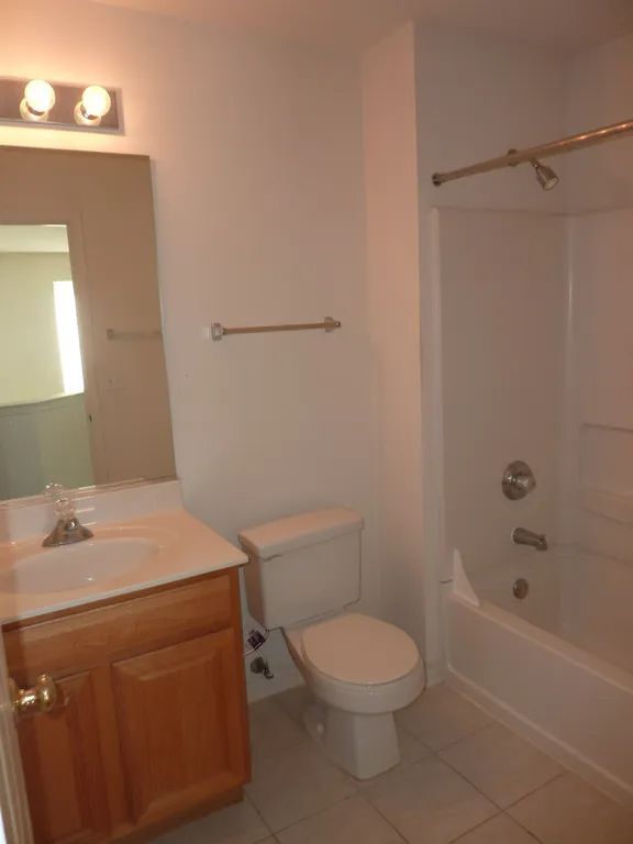 1040 MONTEGO BAY Court #1040, Romeoville, IL 60446