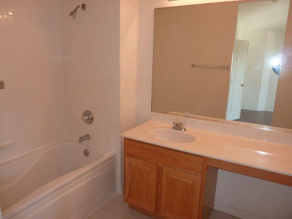 1040 MONTEGO BAY Court #1040, Romeoville, IL 60446