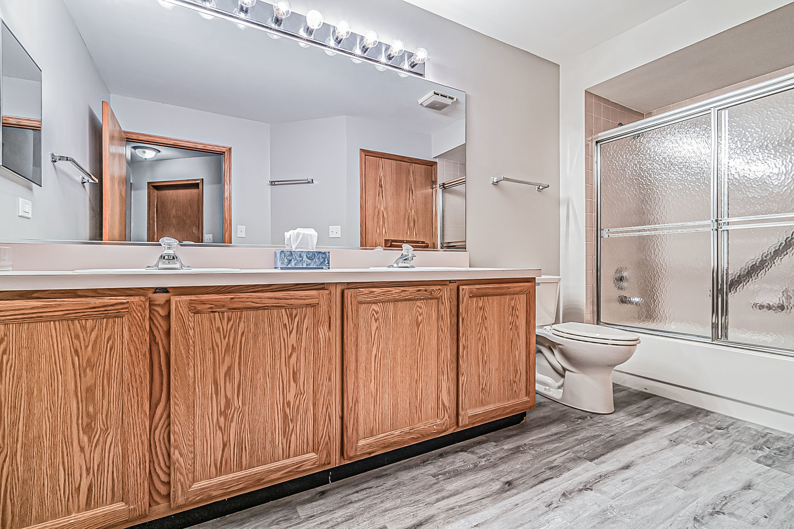 214 N Cathy Lane, Mount Prospect, IL 60056