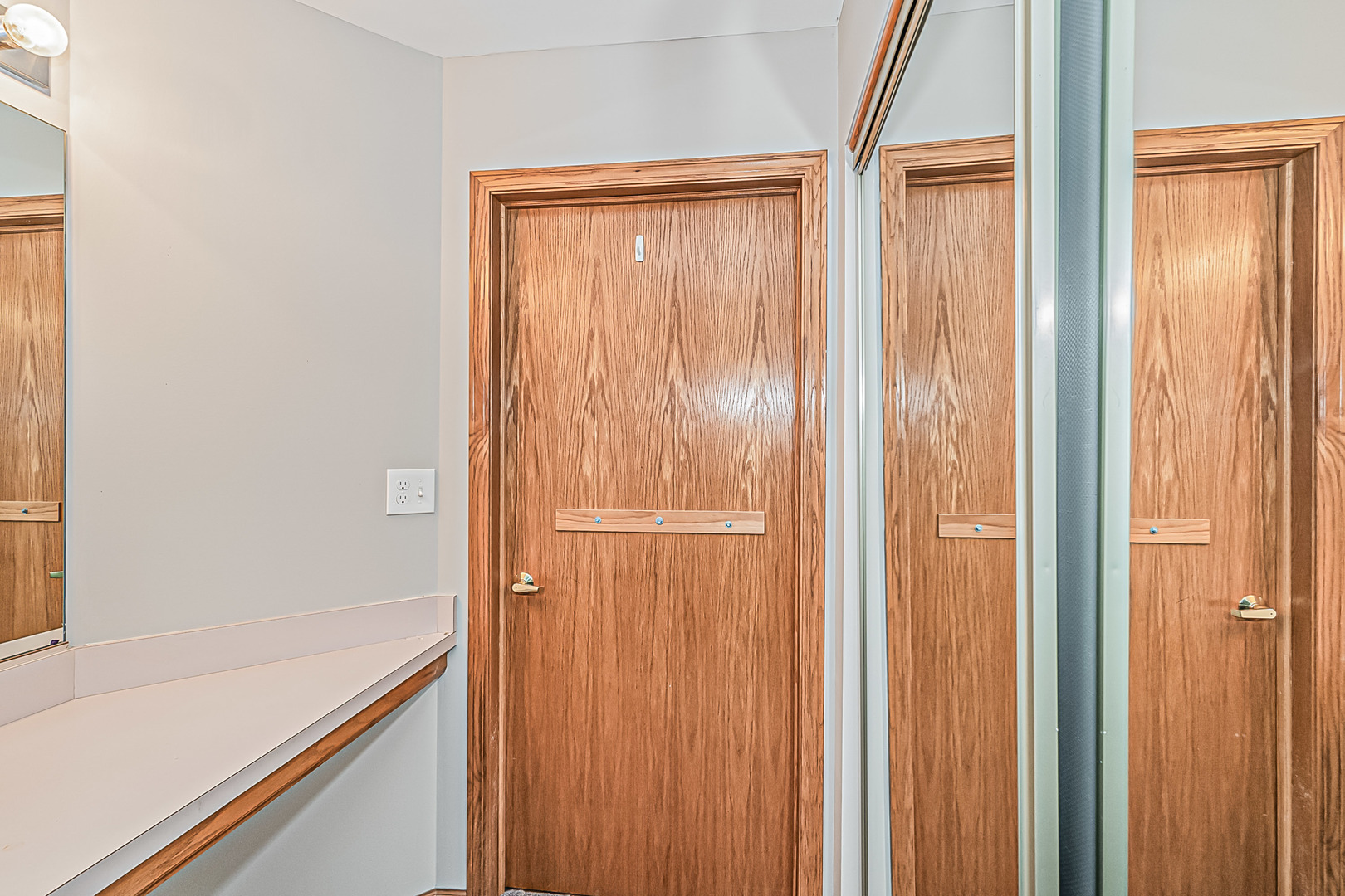 214 N Cathy Lane, Mount Prospect, IL 60056