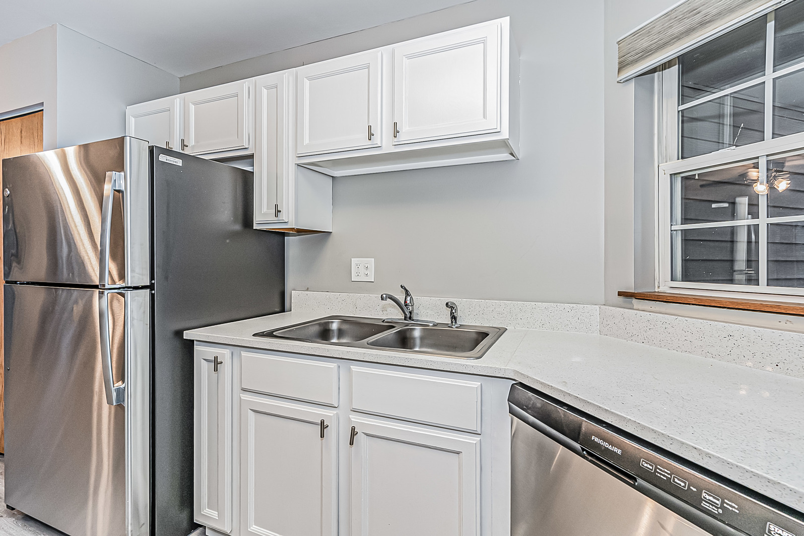 214 N Cathy Lane, Mount Prospect, IL 60056