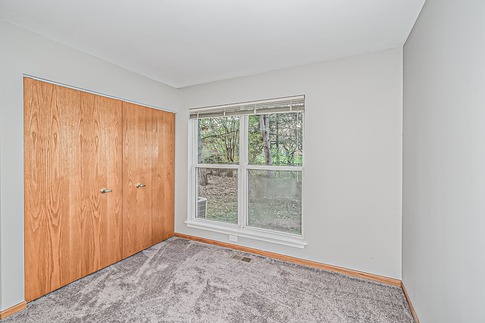 214 N Cathy Lane, Mount Prospect, IL 60056