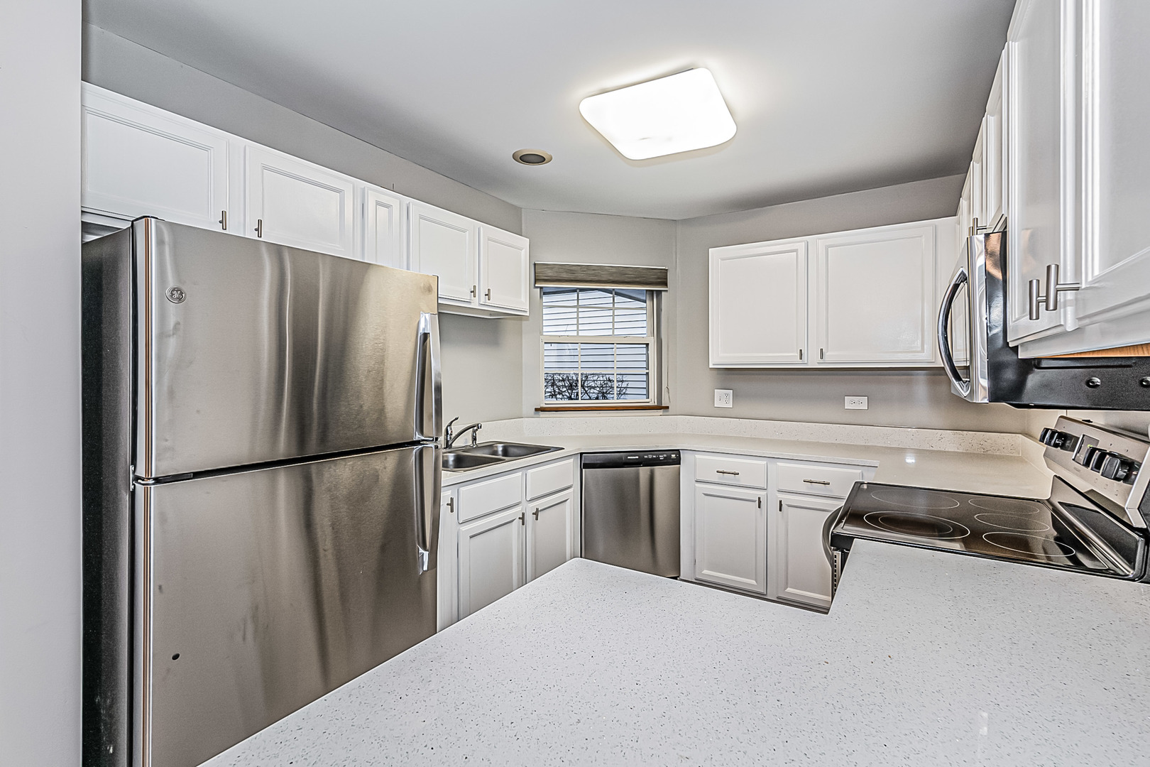 214 N Cathy Lane, Mount Prospect, IL 60056