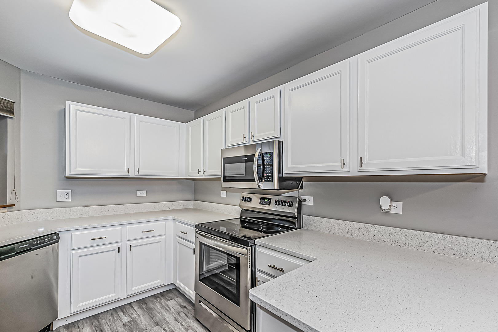 214 N Cathy Lane, Mount Prospect, IL 60056