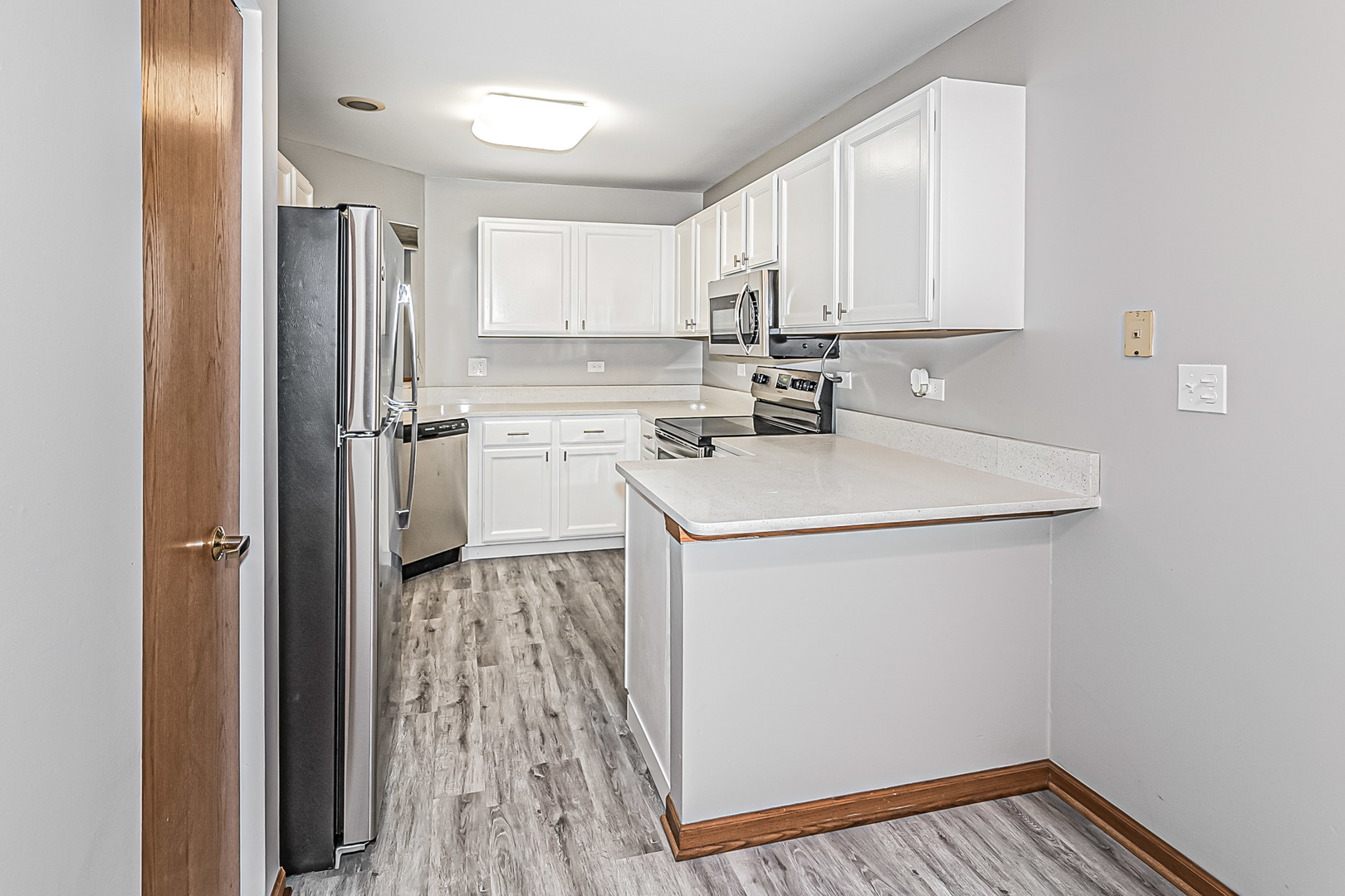 214 N Cathy Lane, Mount Prospect, IL 60056