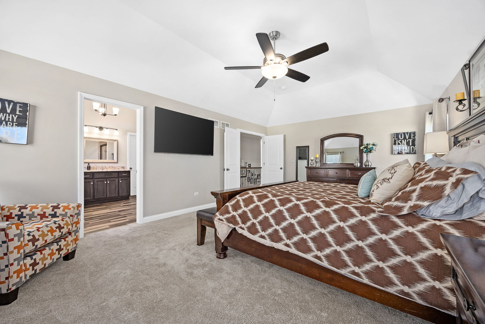 4211 Chinaberry Lane, Naperville, IL 60564