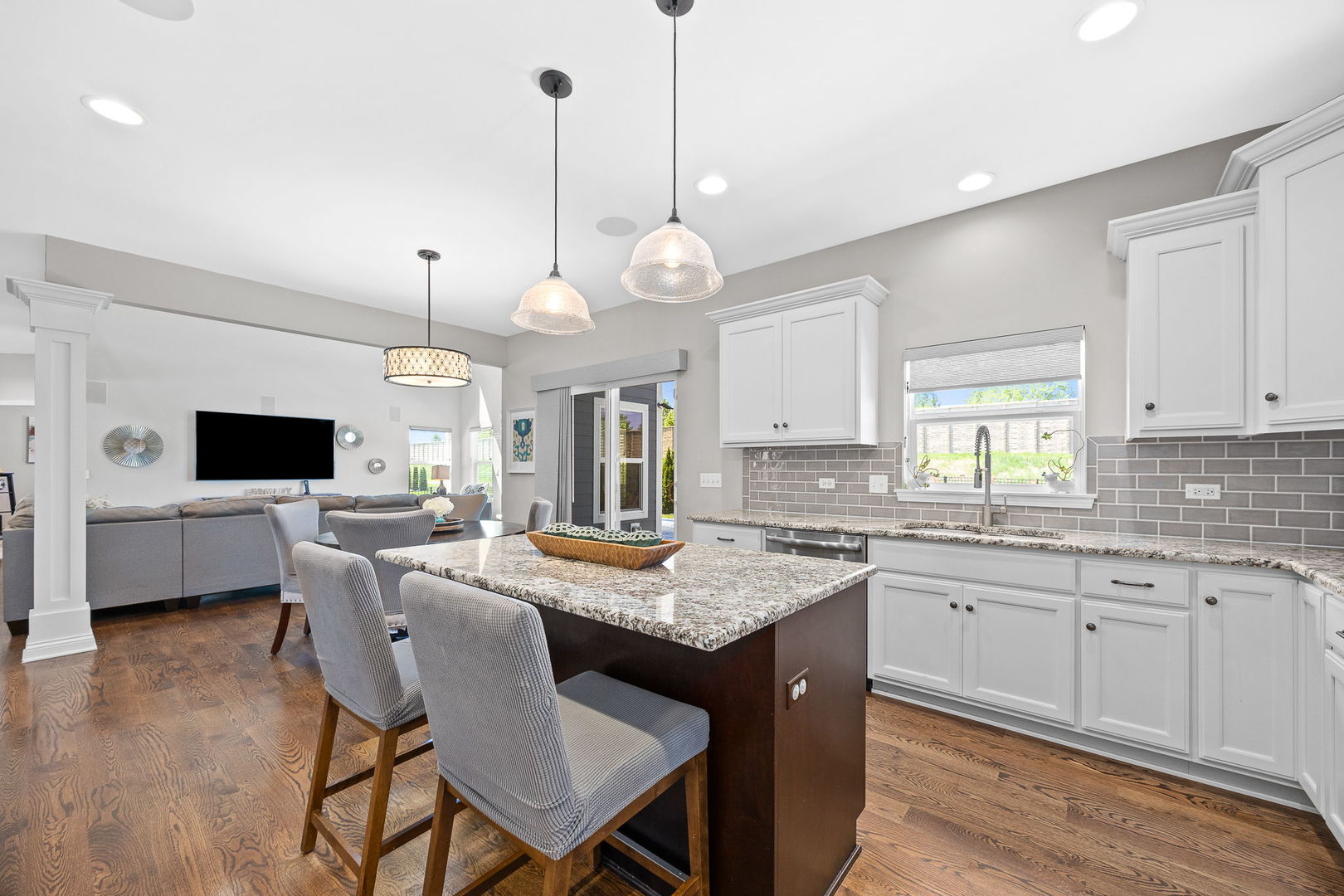 4211 Chinaberry Lane, Naperville, IL 60564