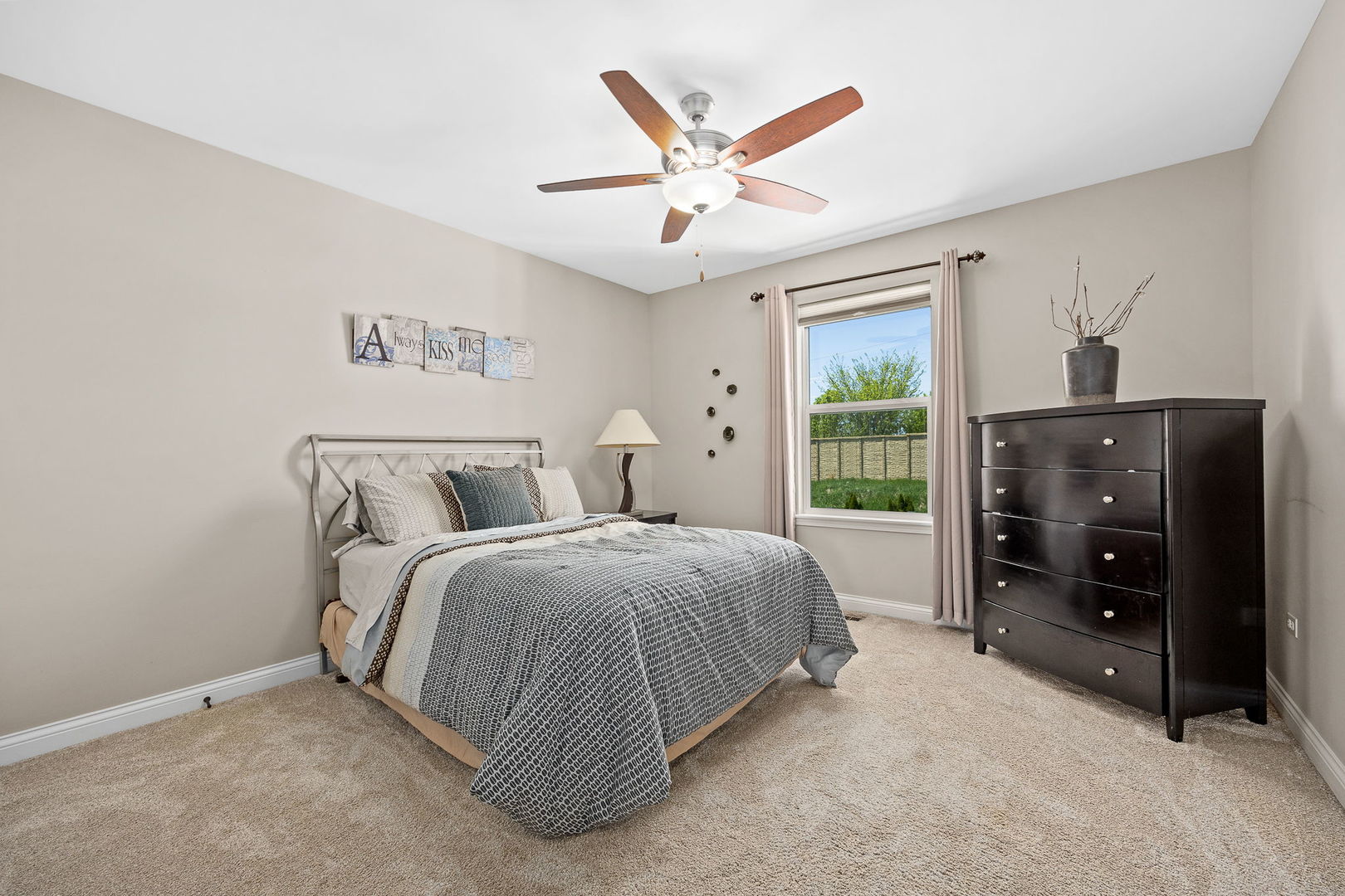 4211 Chinaberry Lane, Naperville, IL 60564