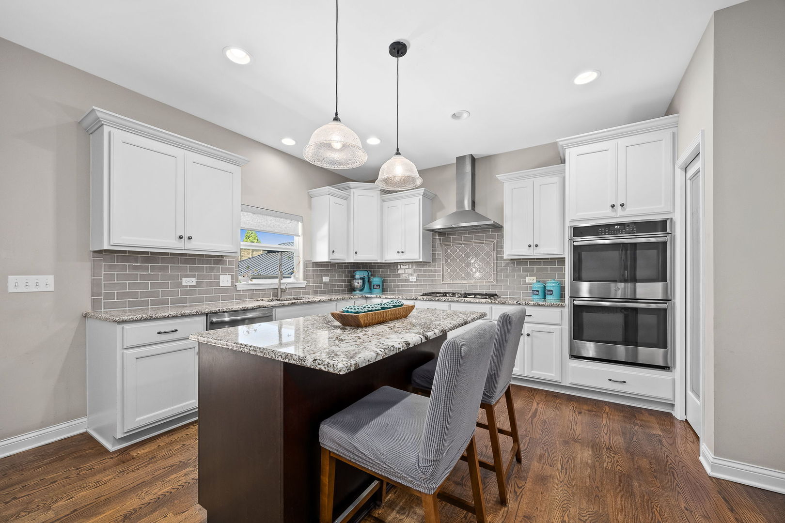 4211 Chinaberry Lane, Naperville, IL 60564