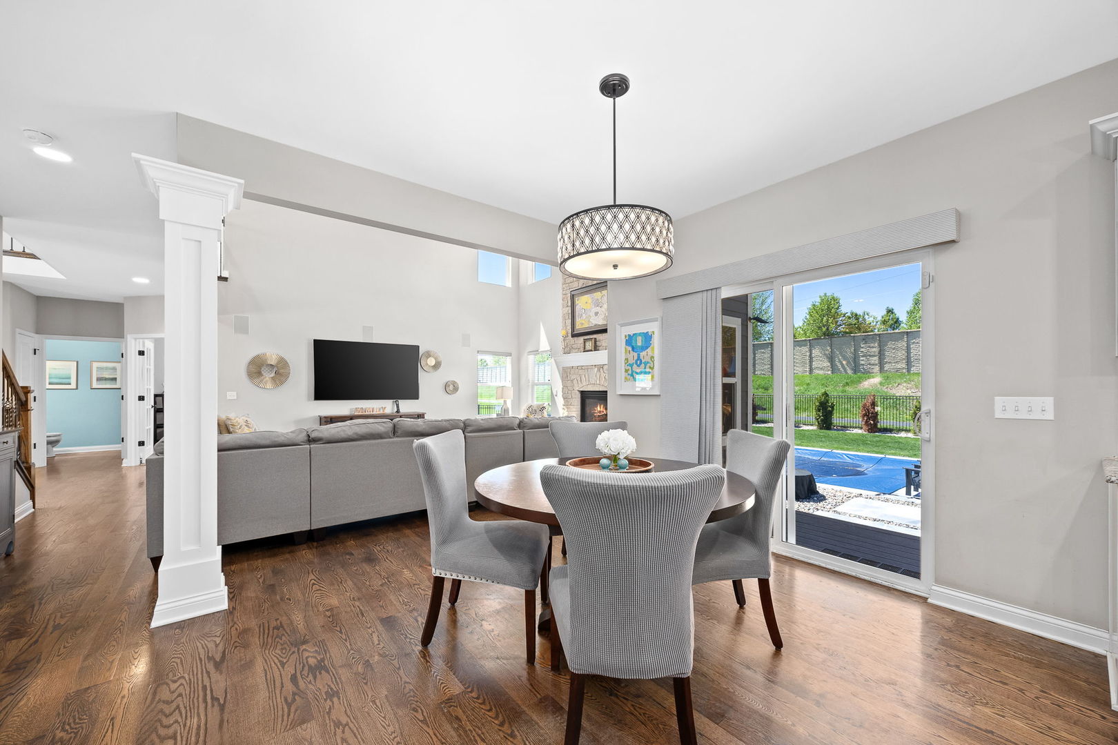 4211 Chinaberry Lane, Naperville, IL 60564