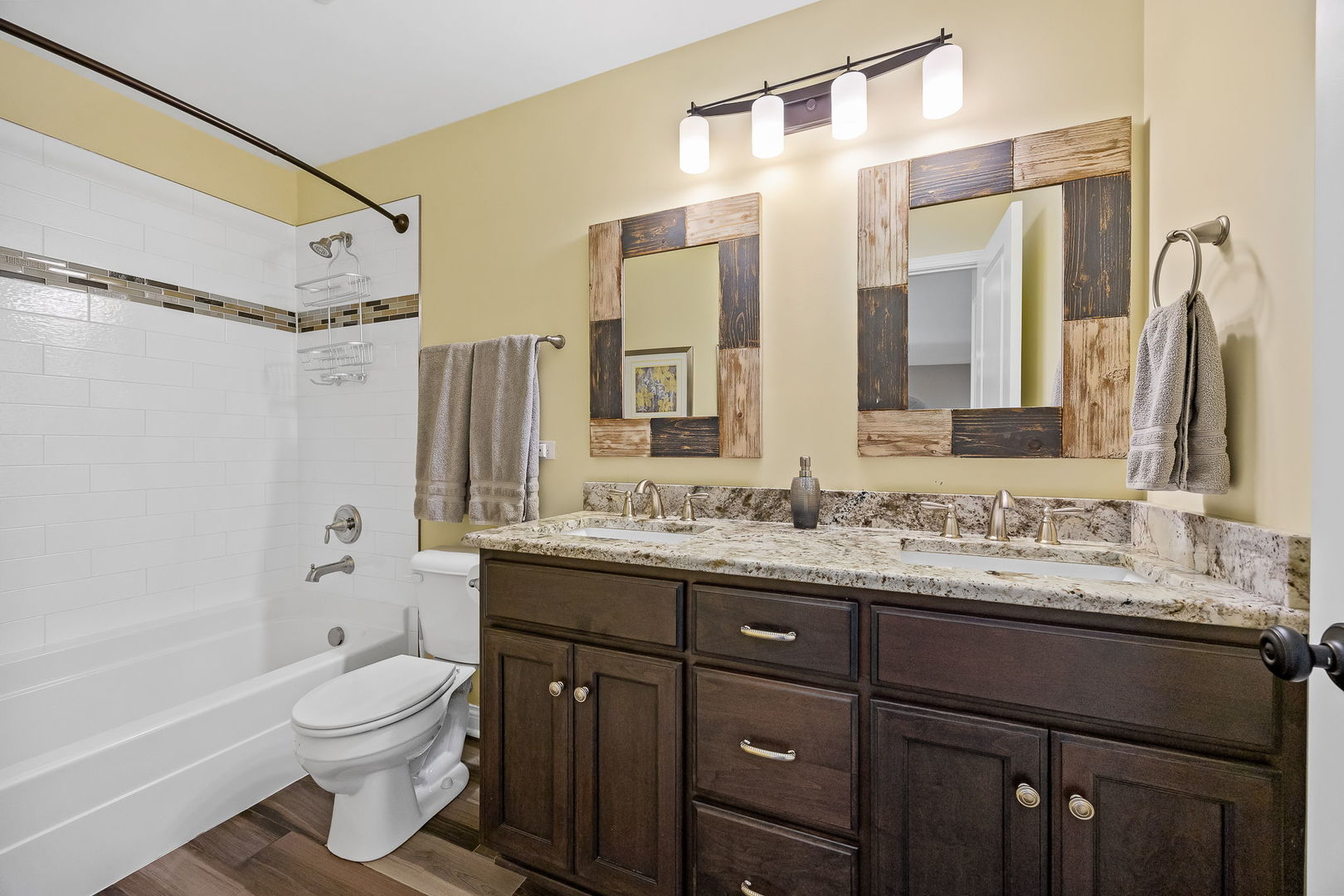 4211 Chinaberry Lane, Naperville, IL 60564