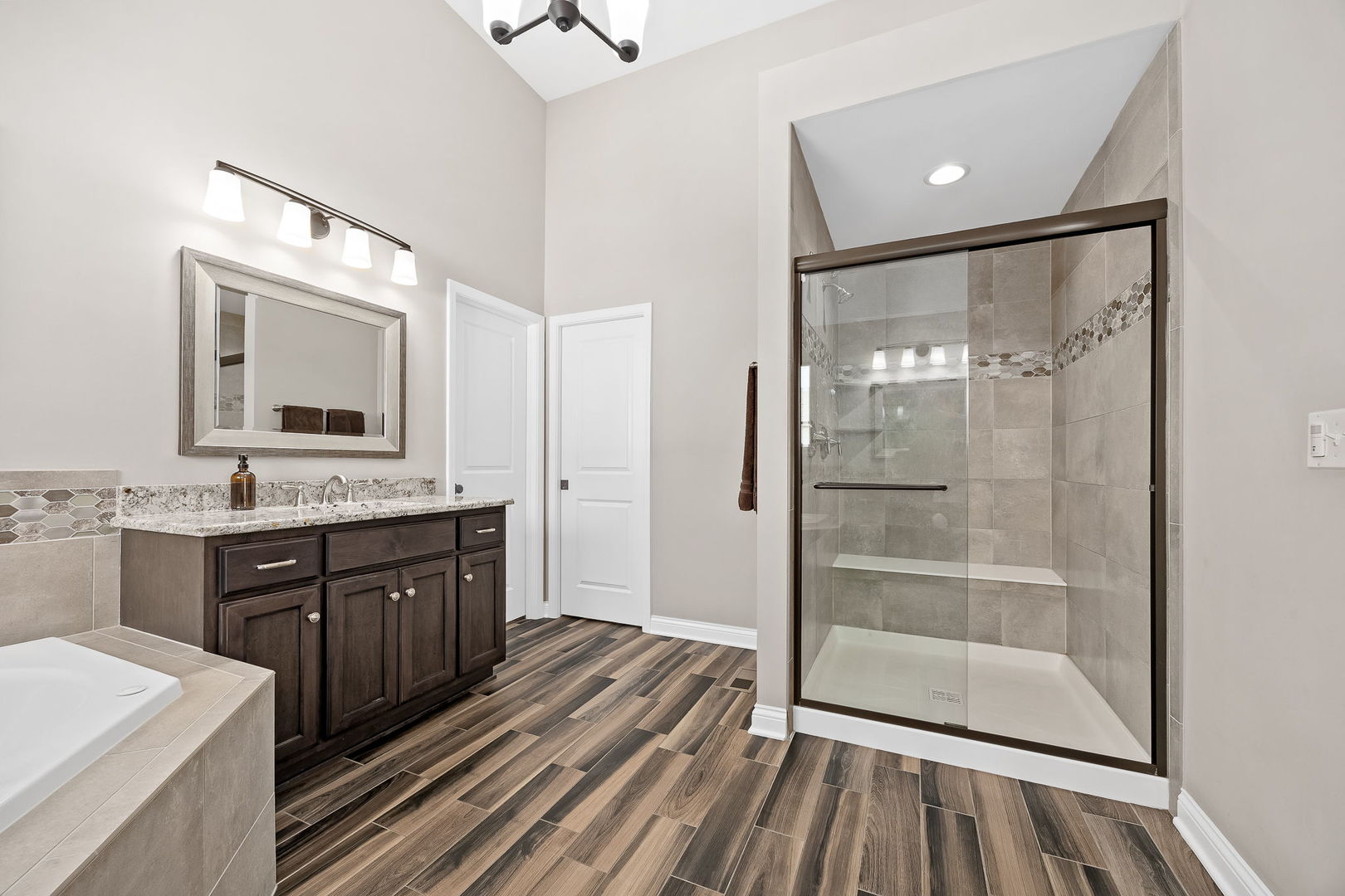 4211 Chinaberry Lane, Naperville, IL 60564
