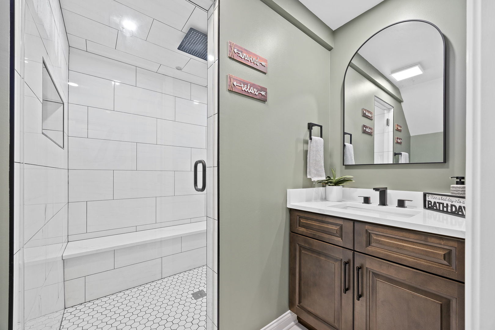 4211 Chinaberry Lane, Naperville, IL 60564