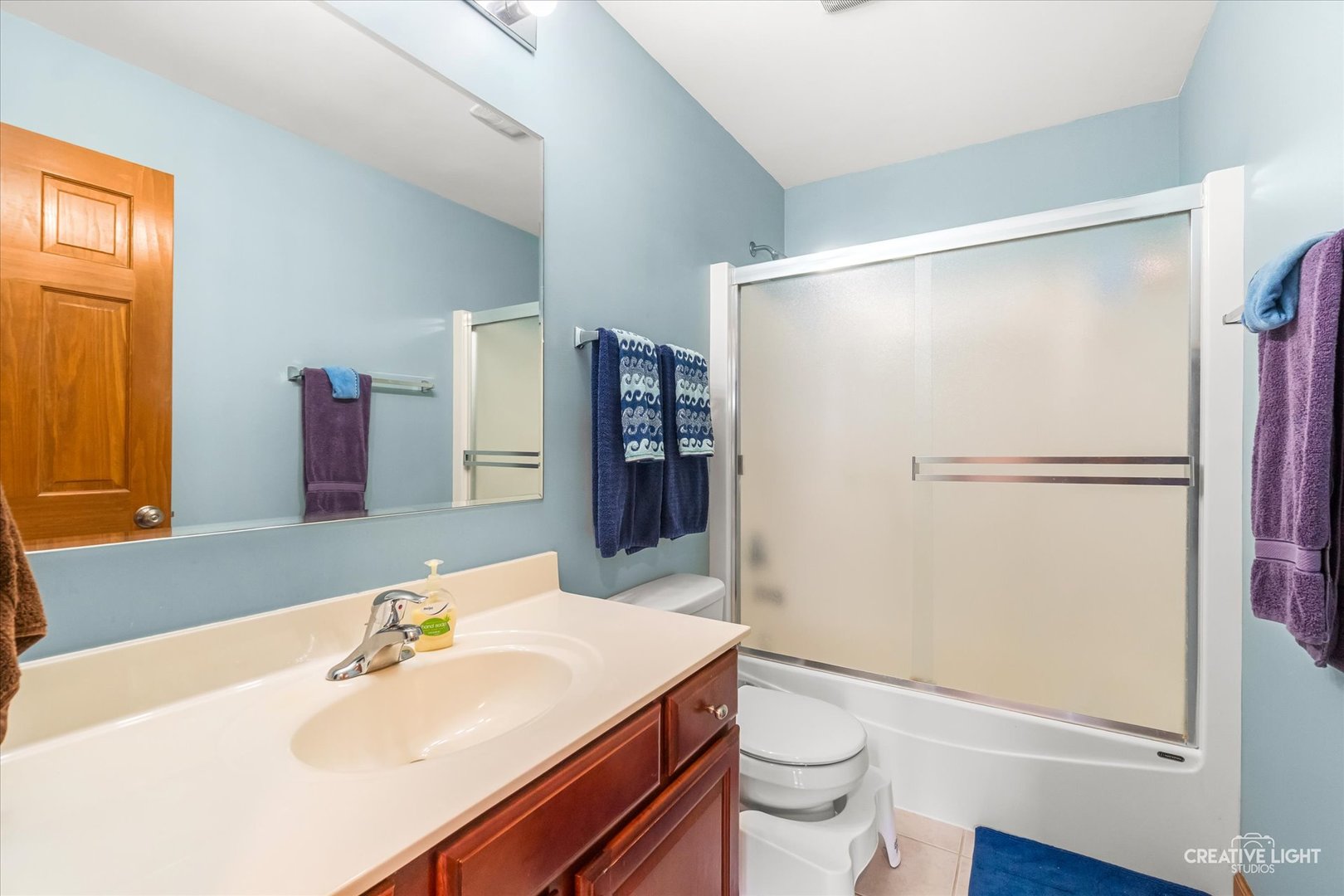 407 Bluegrass Parkway, Oswego, IL 60543