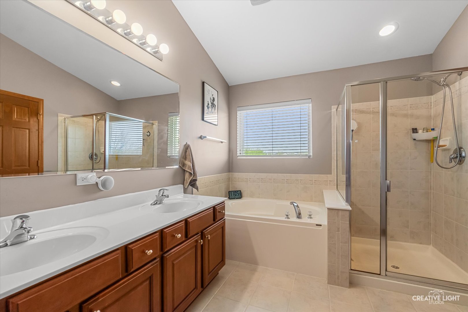 407 Bluegrass Parkway, Oswego, IL 60543