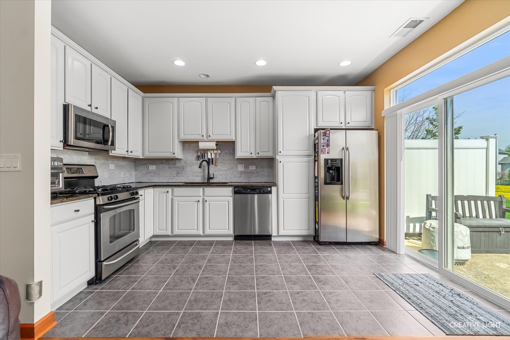 407 Bluegrass Parkway, Oswego, IL 60543