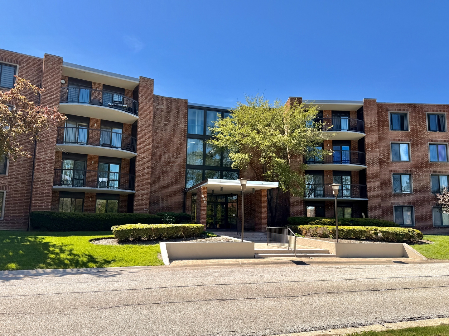 1405 E Central Road #305A, Arlington Heights, IL 60005