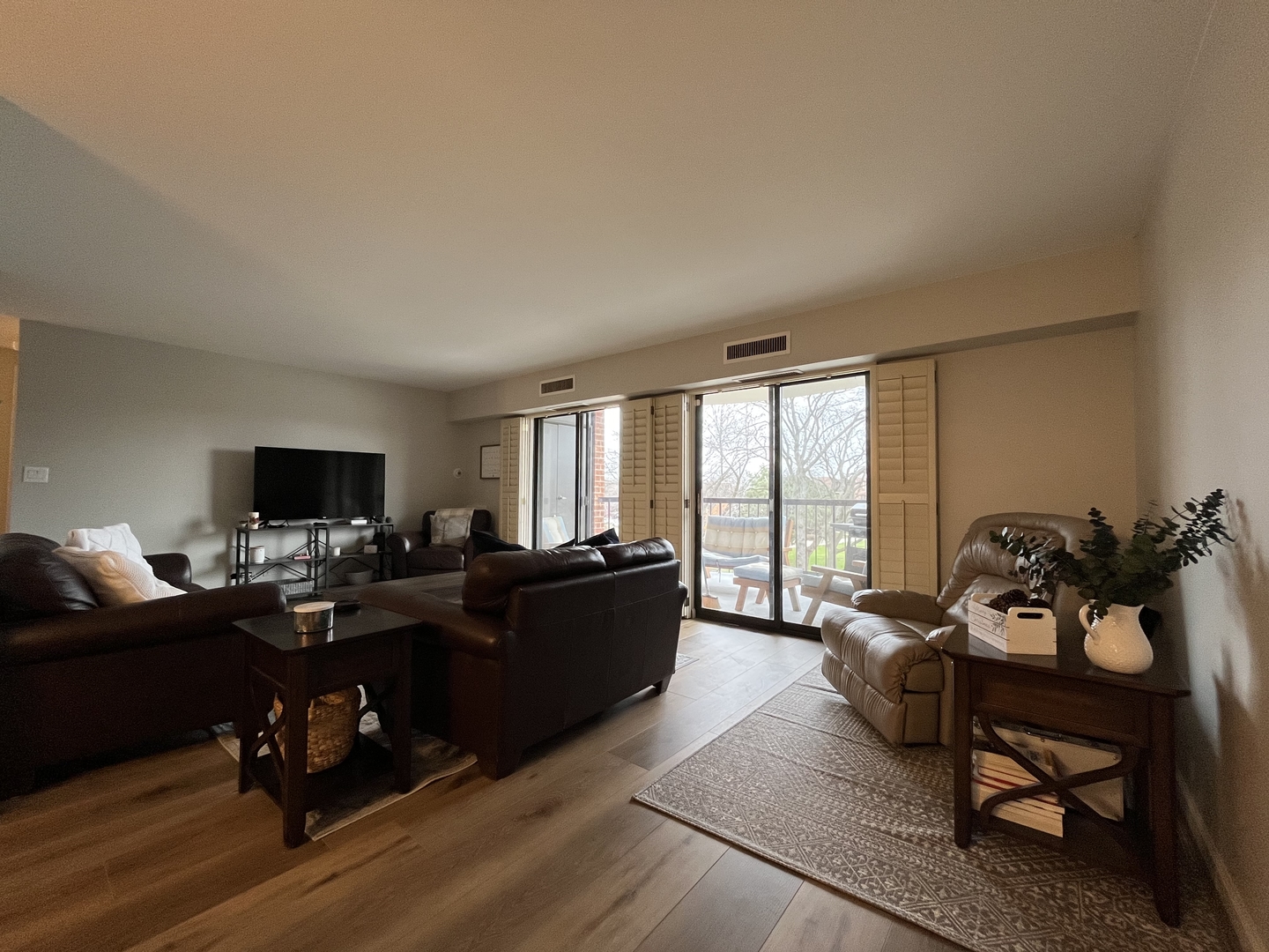 1405 E Central Road #305A, Arlington Heights, IL 60005